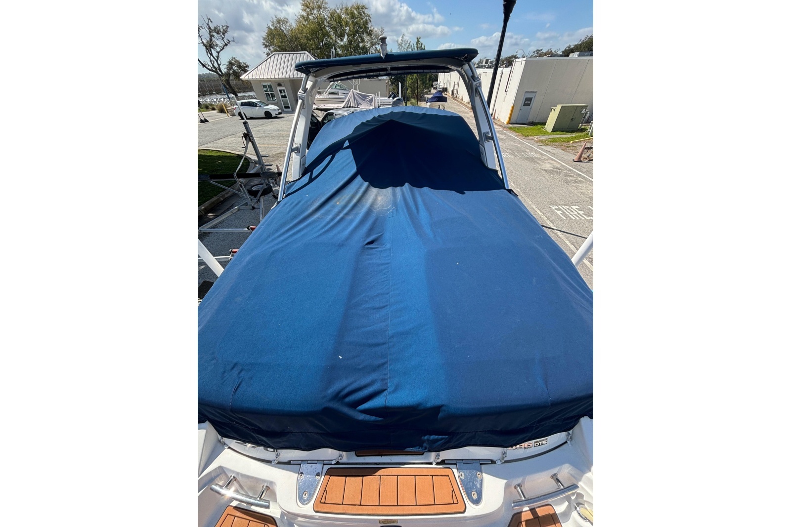 JUST ADD WATER 27ft Sea Ray Yacht For Sale