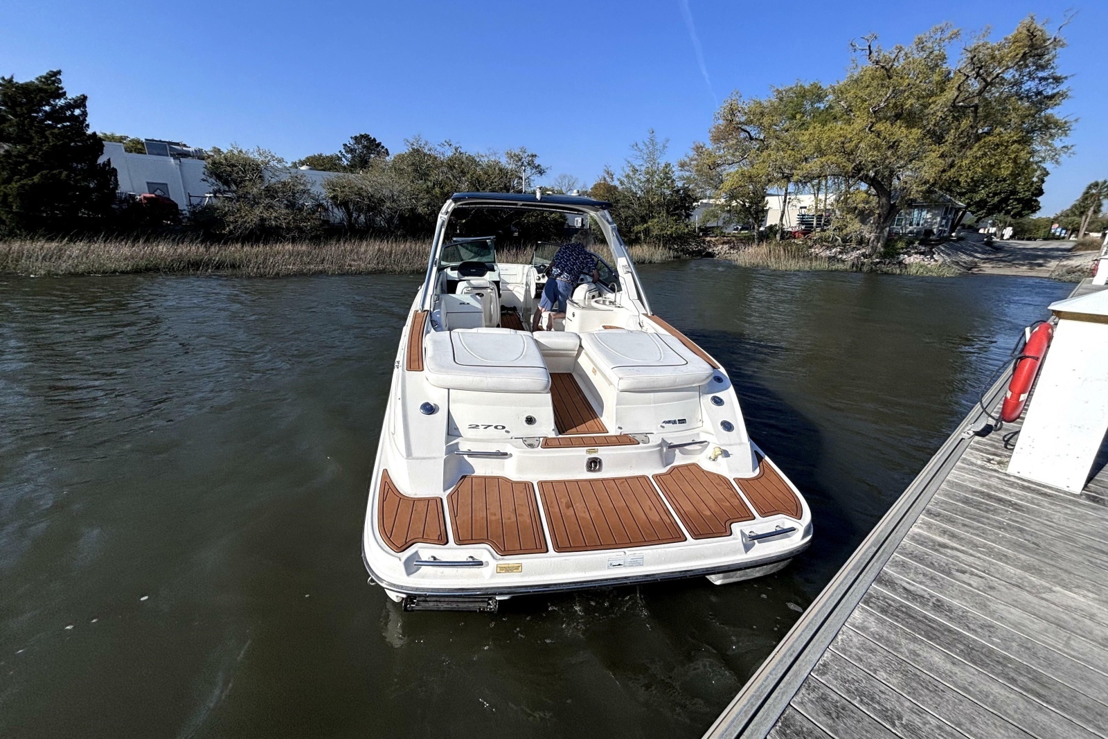 JUST ADD WATER 27ft Sea Ray Yacht For Sale