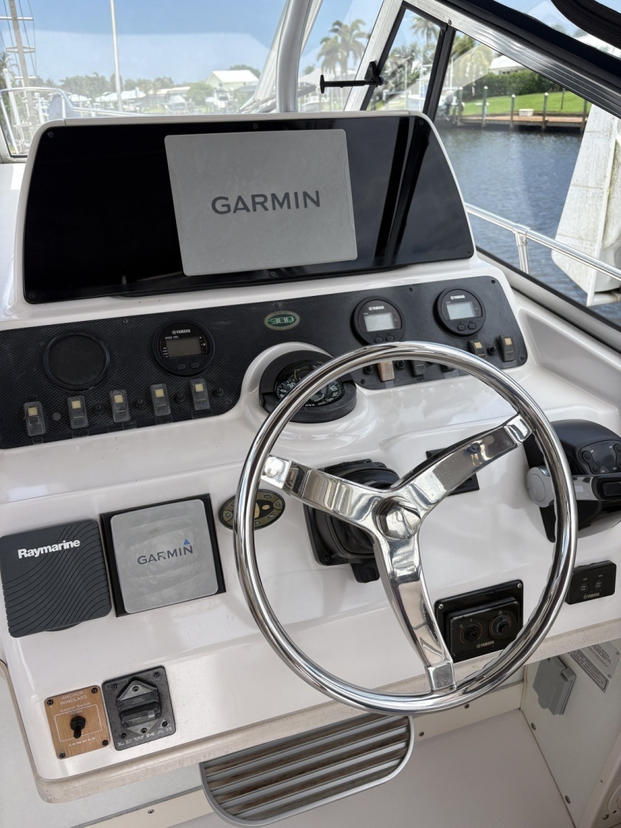 30ft Grady White Yacht For Sale