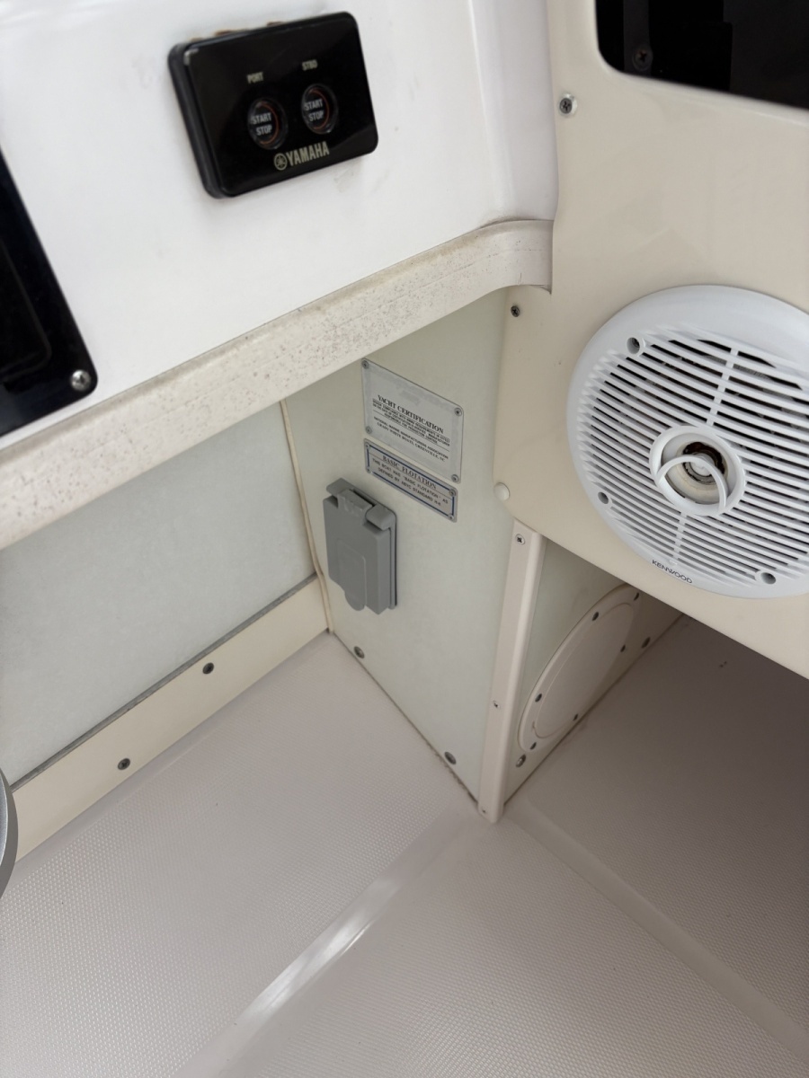 30ft Grady White Yacht For Sale