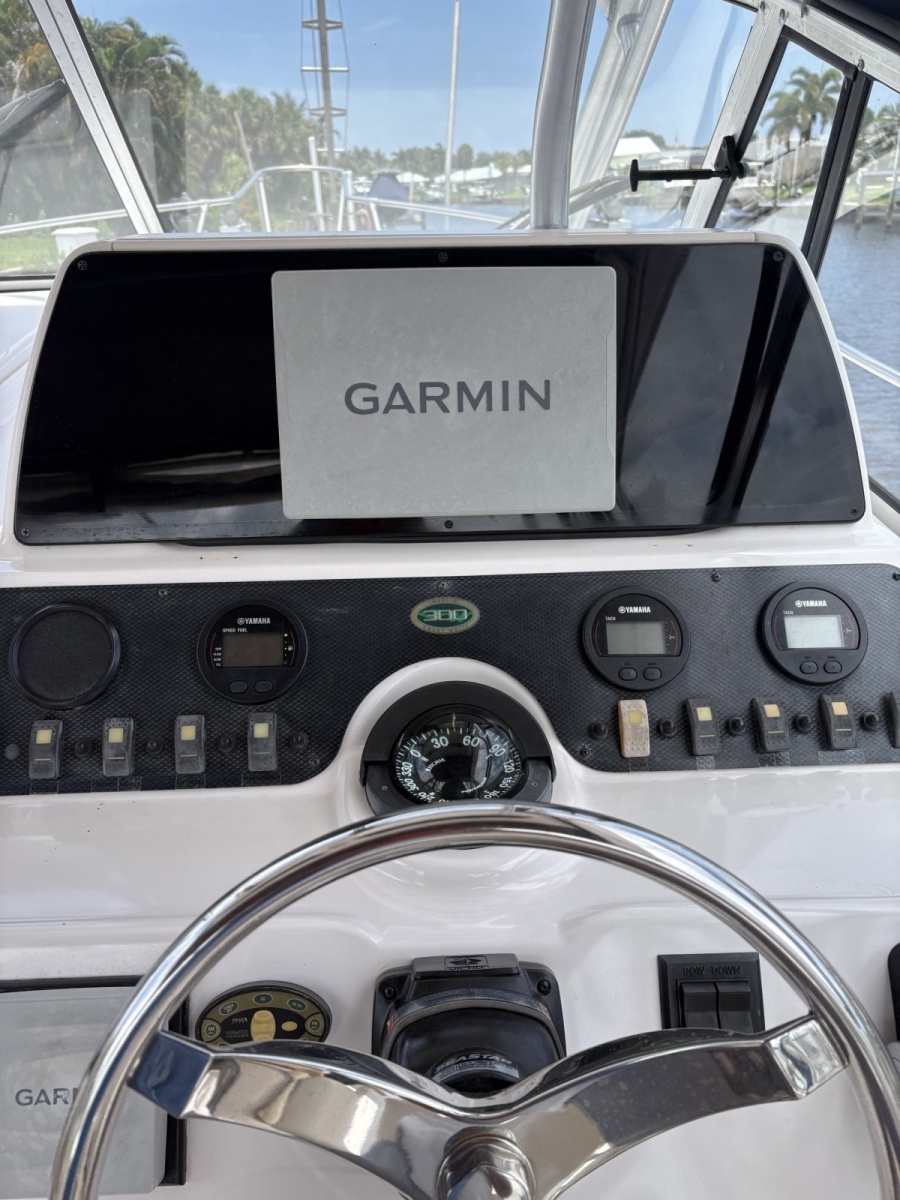 30ft Grady White Yacht For Sale