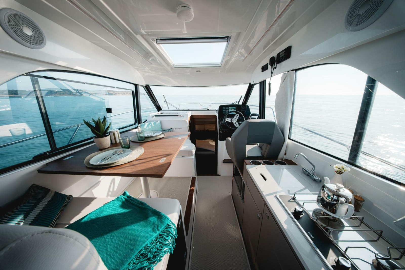 2027 Beneteau Antares 9