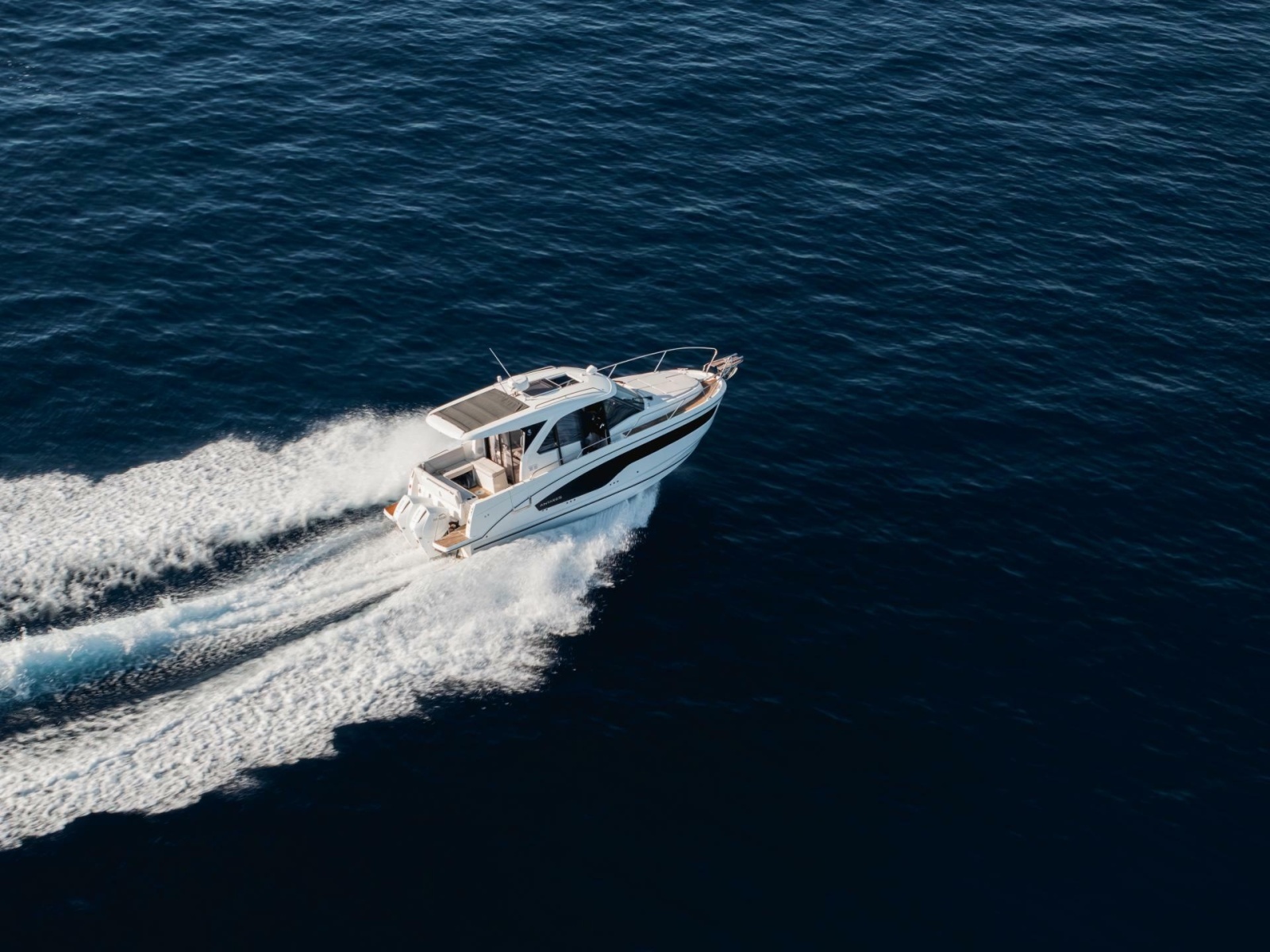 2027 Beneteau Antares 9