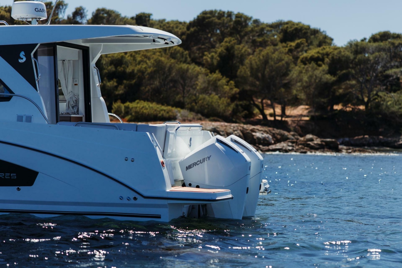 2027 Beneteau Antares 9