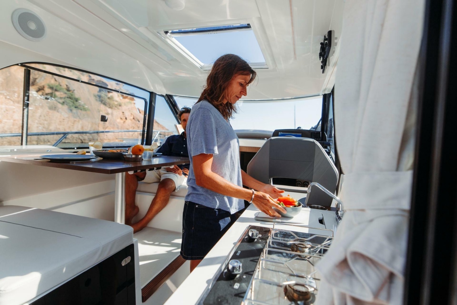 2027 Beneteau Antares 9