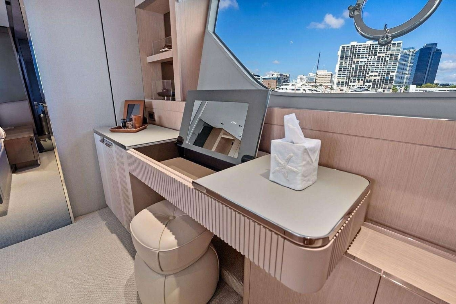 ALVEARE 78ft Ferretti Yachts Yacht For Sale