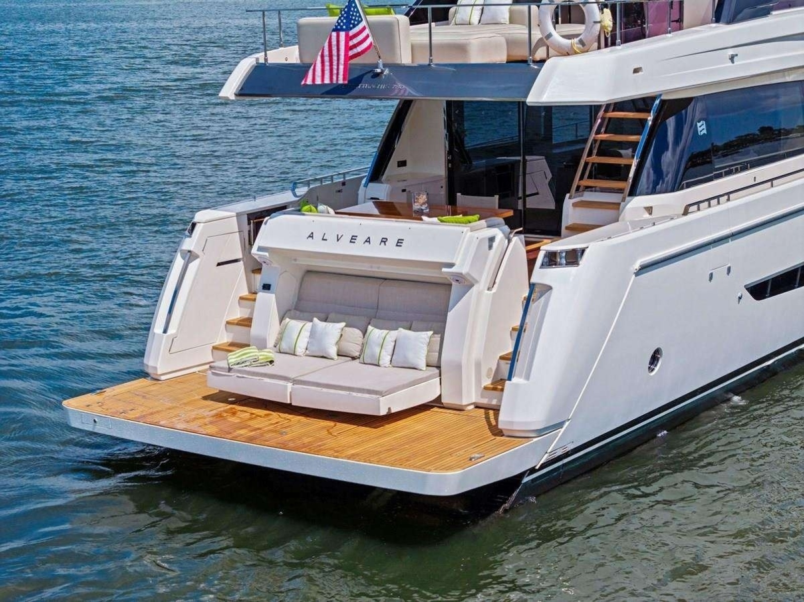 ALVEARE 78ft Ferretti Yachts Yacht For Sale