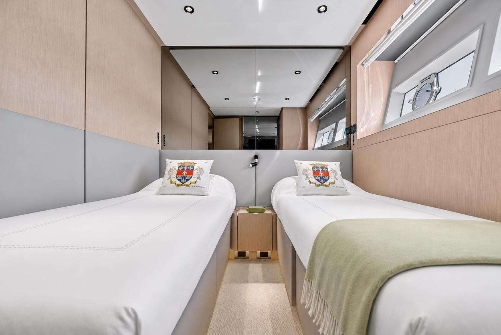 ALVEARE 78ft Ferretti Yachts Yacht For Sale