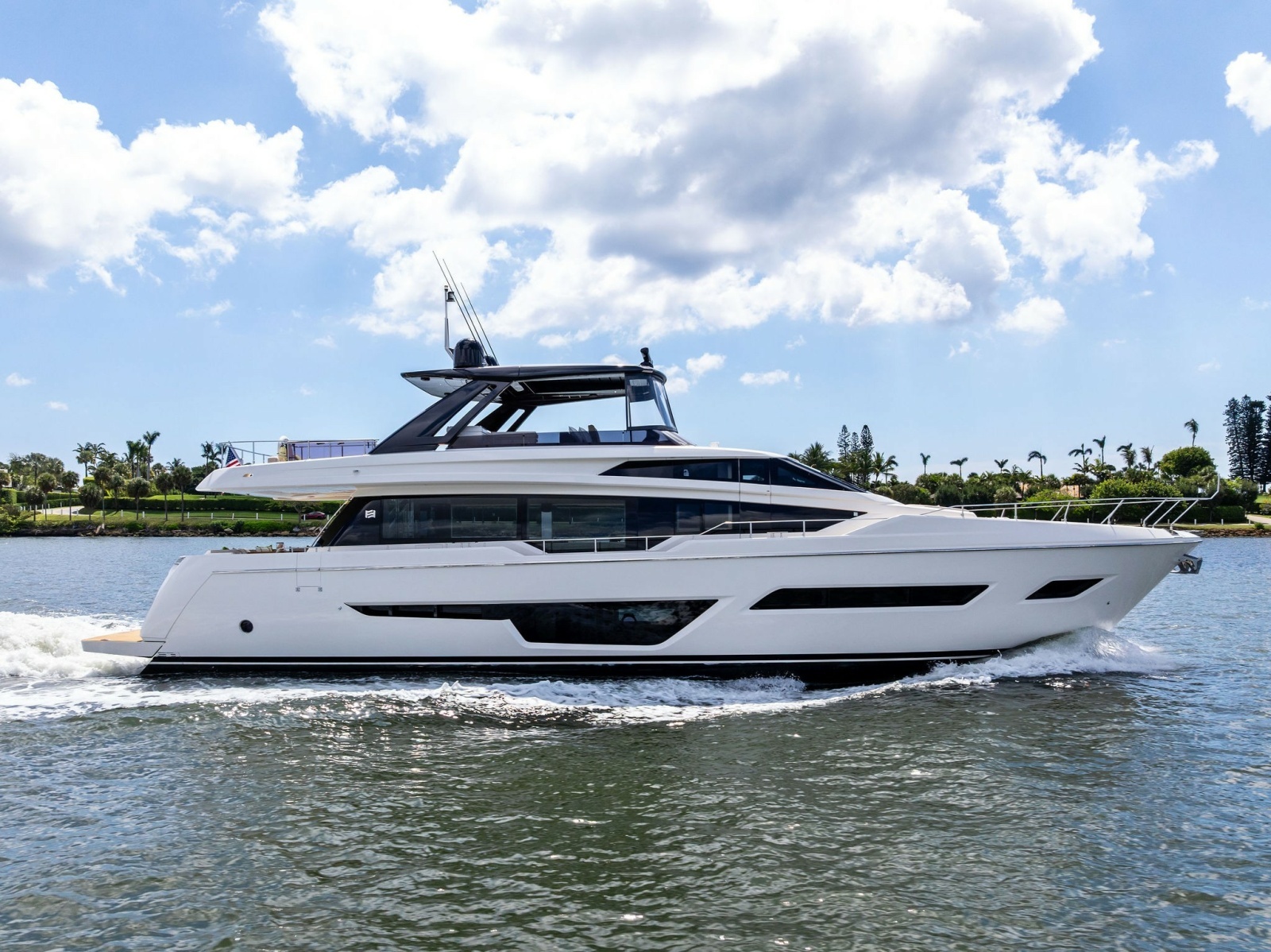ALVEARE 78ft Ferretti Yachts Yacht For Sale