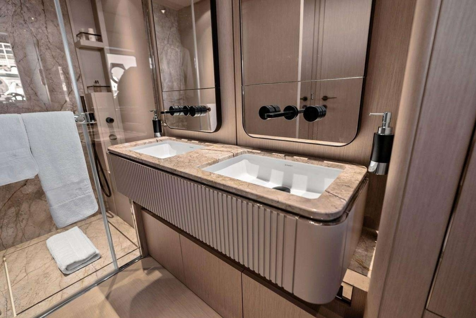 ALVEARE 78ft Ferretti Yachts Yacht For Sale