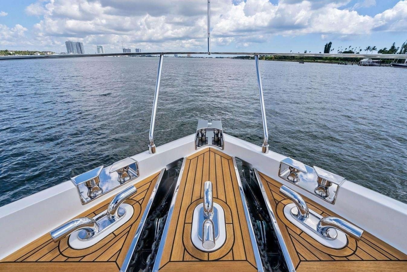ALVEARE 78ft Ferretti Yachts Yacht For Sale