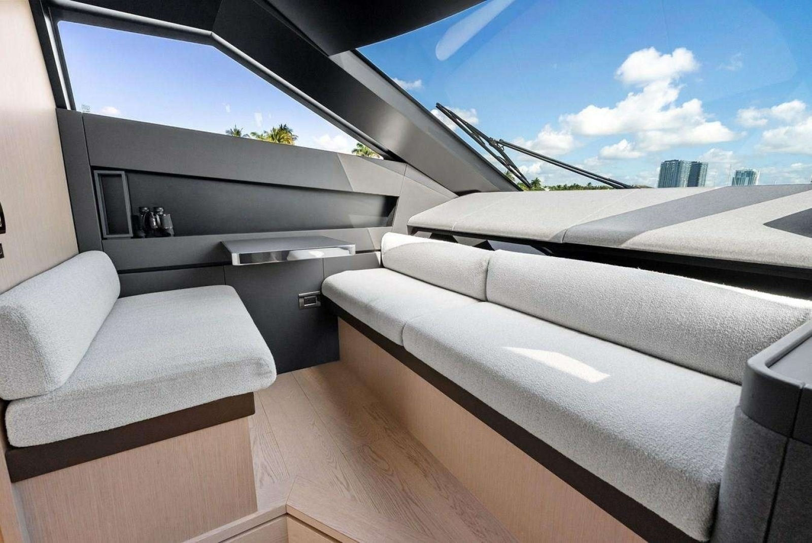ALVEARE 78ft Ferretti Yachts Yacht For Sale