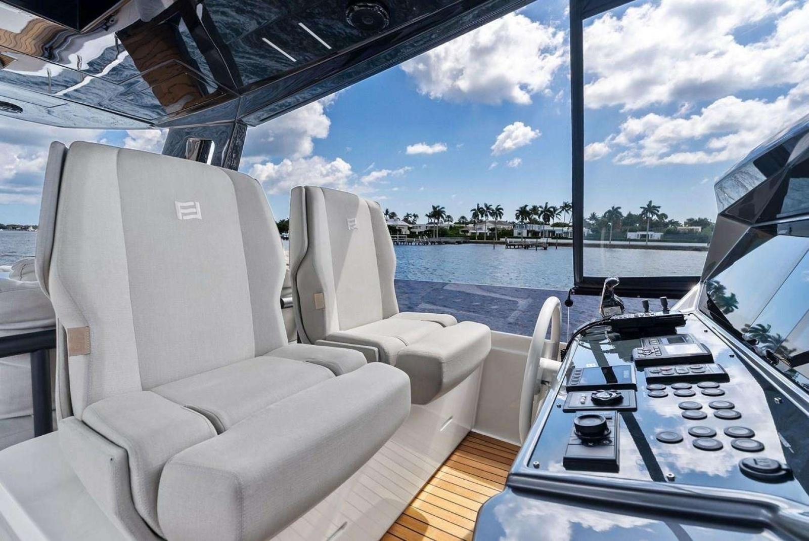 ALVEARE 78ft Ferretti Yachts Yacht For Sale
