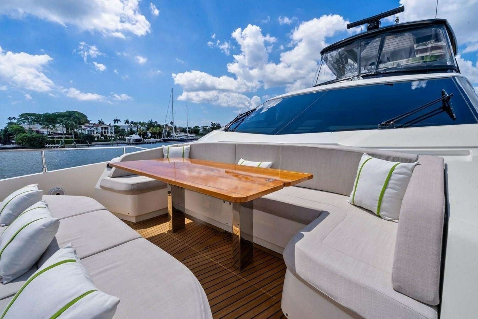 ALVEARE 78ft Ferretti Yachts Yacht For Sale