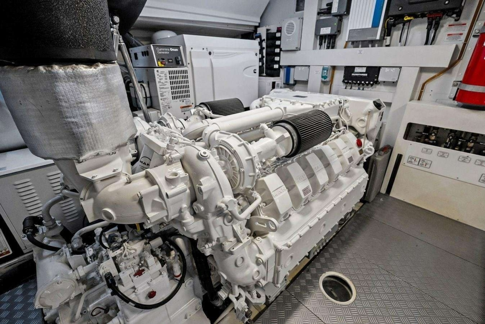 ALVEARE 78ft Ferretti Yachts Yacht For Sale
