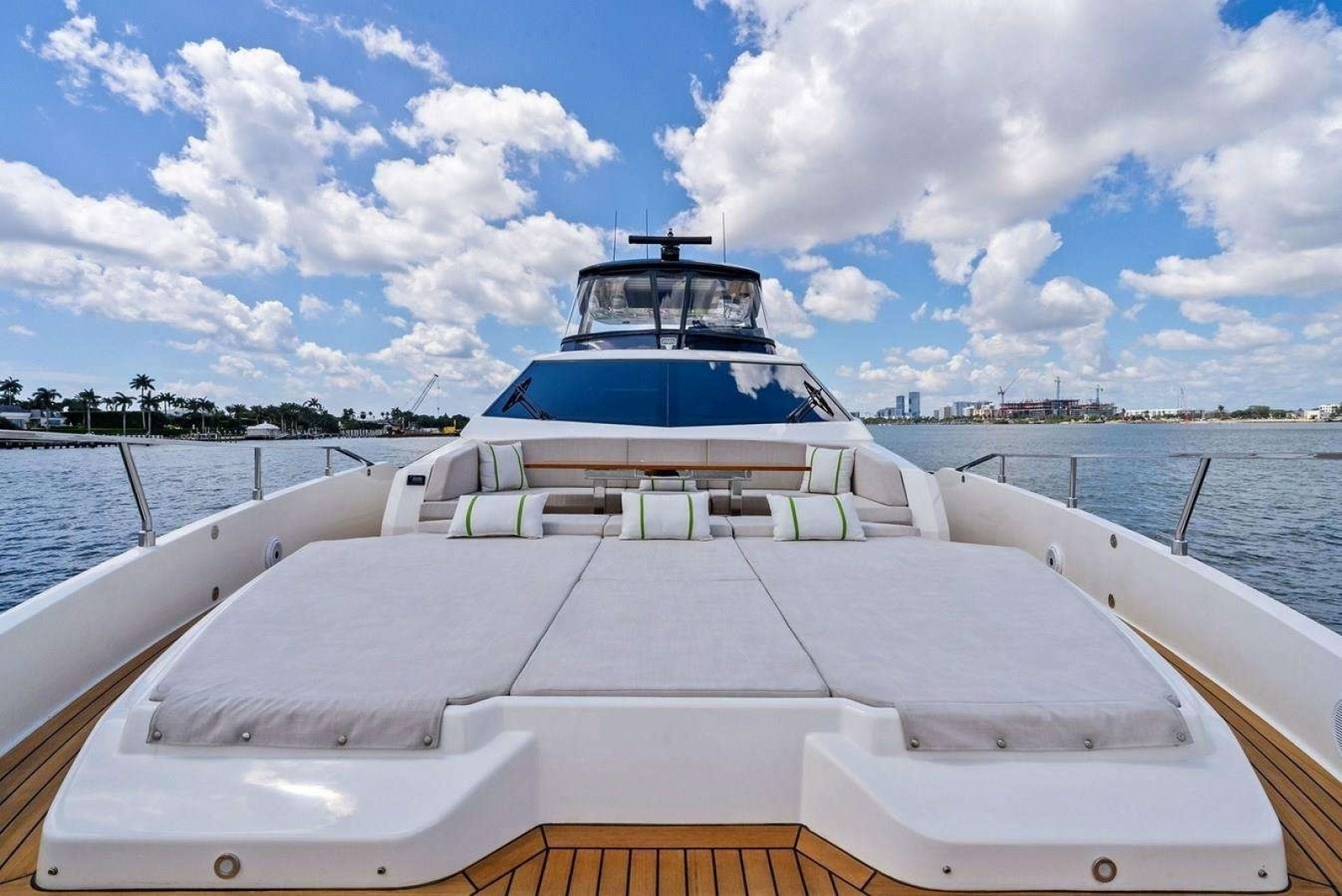 ALVEARE 78ft Ferretti Yachts Yacht For Sale