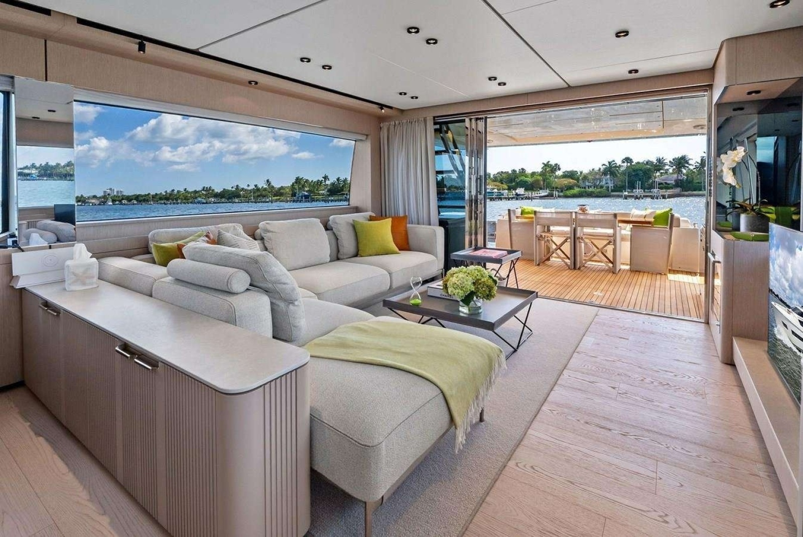 ALVEARE 78ft Ferretti Yachts Yacht For Sale