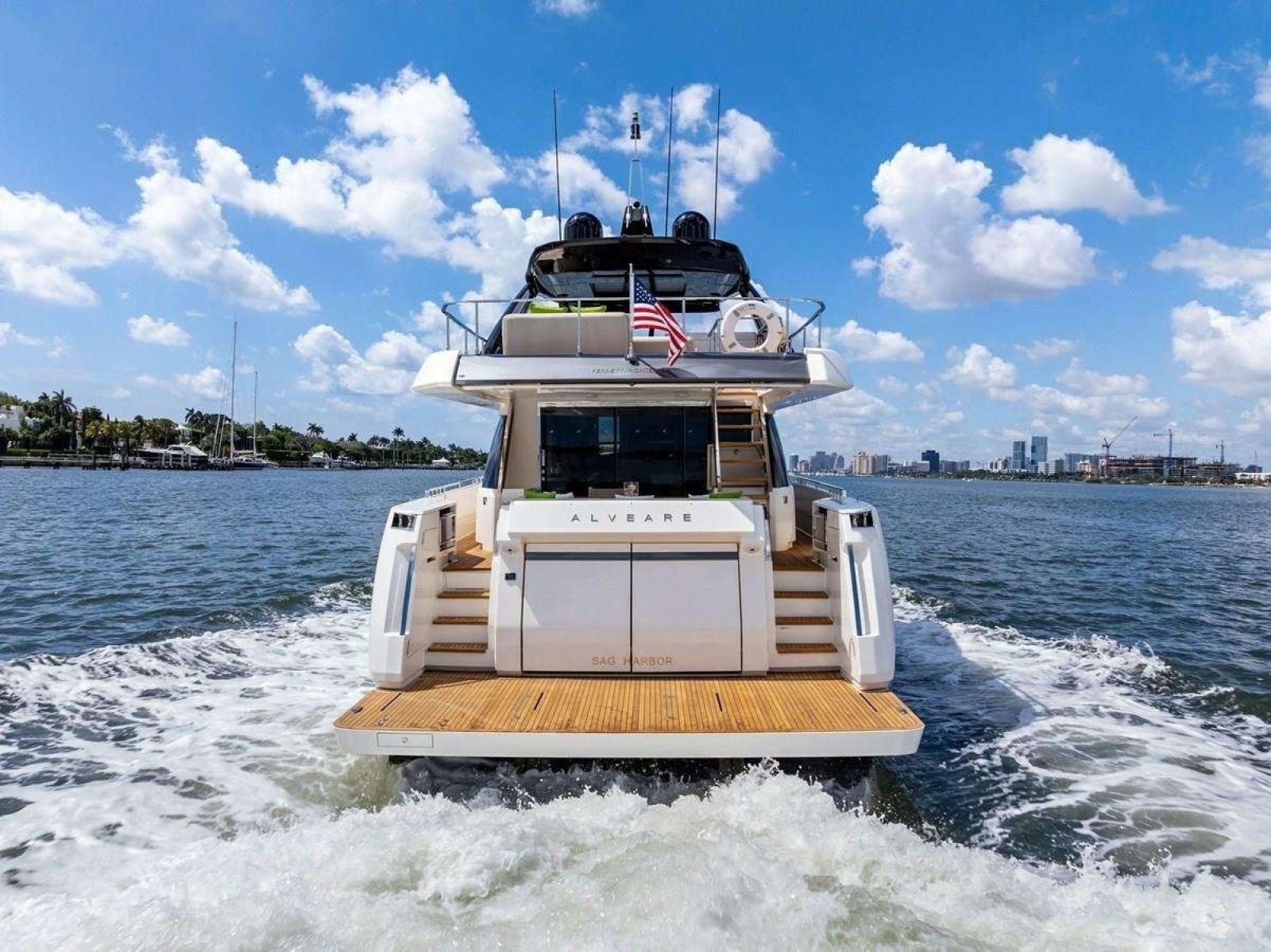 ALVEARE 78ft Ferretti Yachts Yacht For Sale