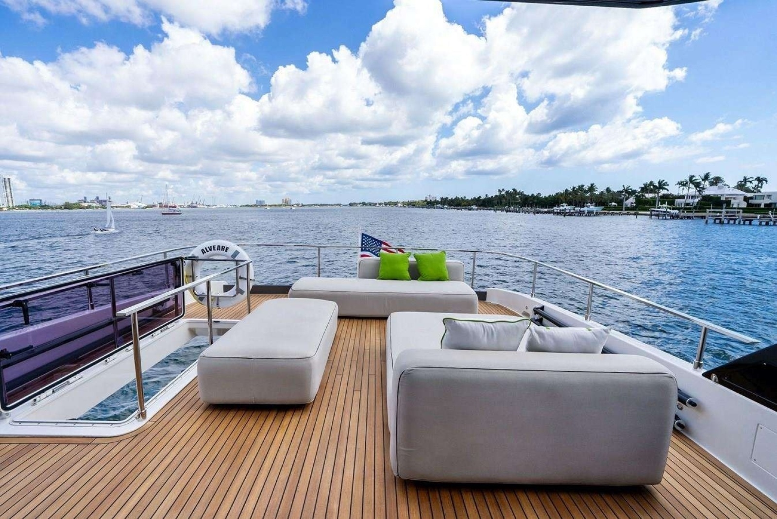 ALVEARE 78ft Ferretti Yachts Yacht For Sale