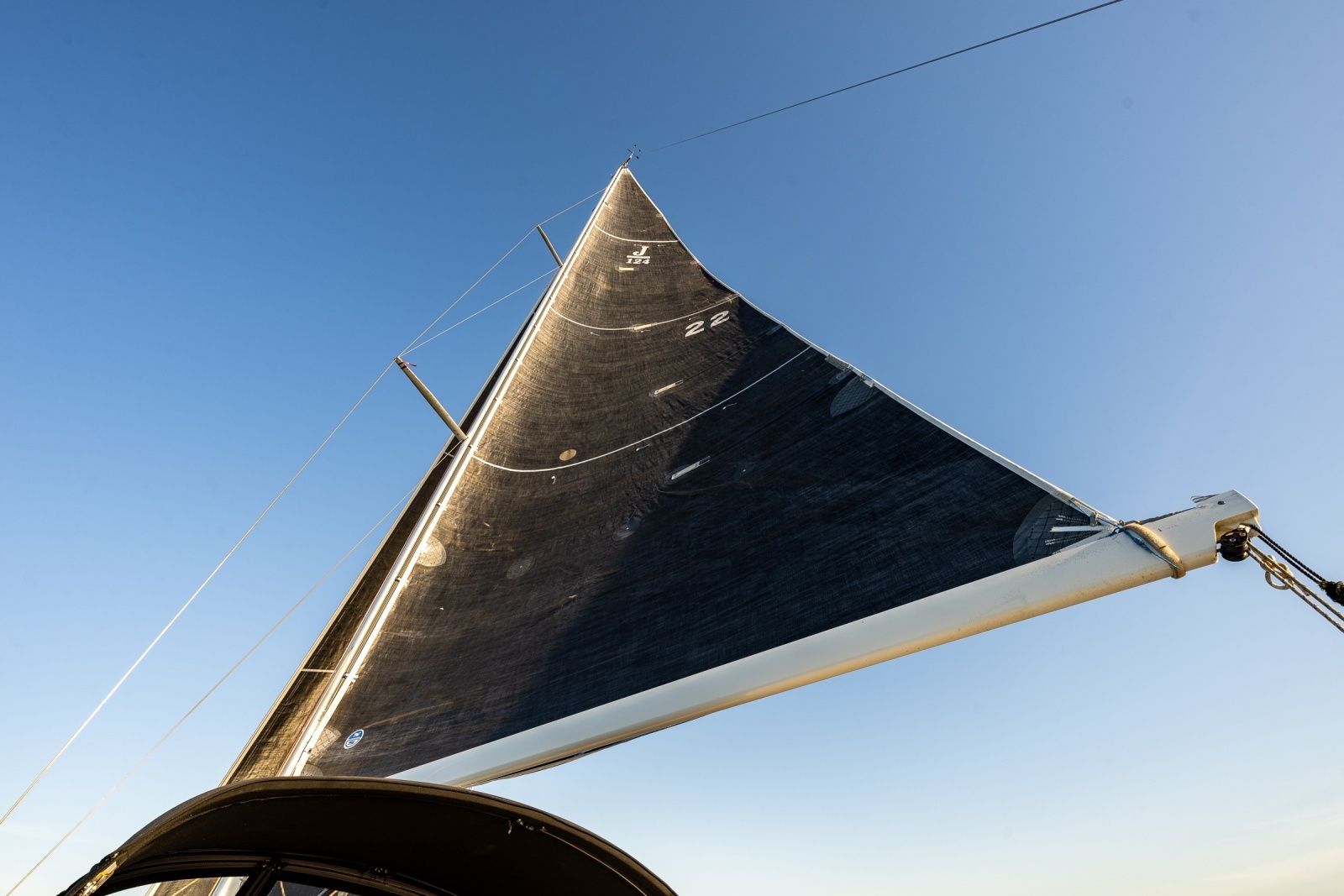 2007 J Boats 124
