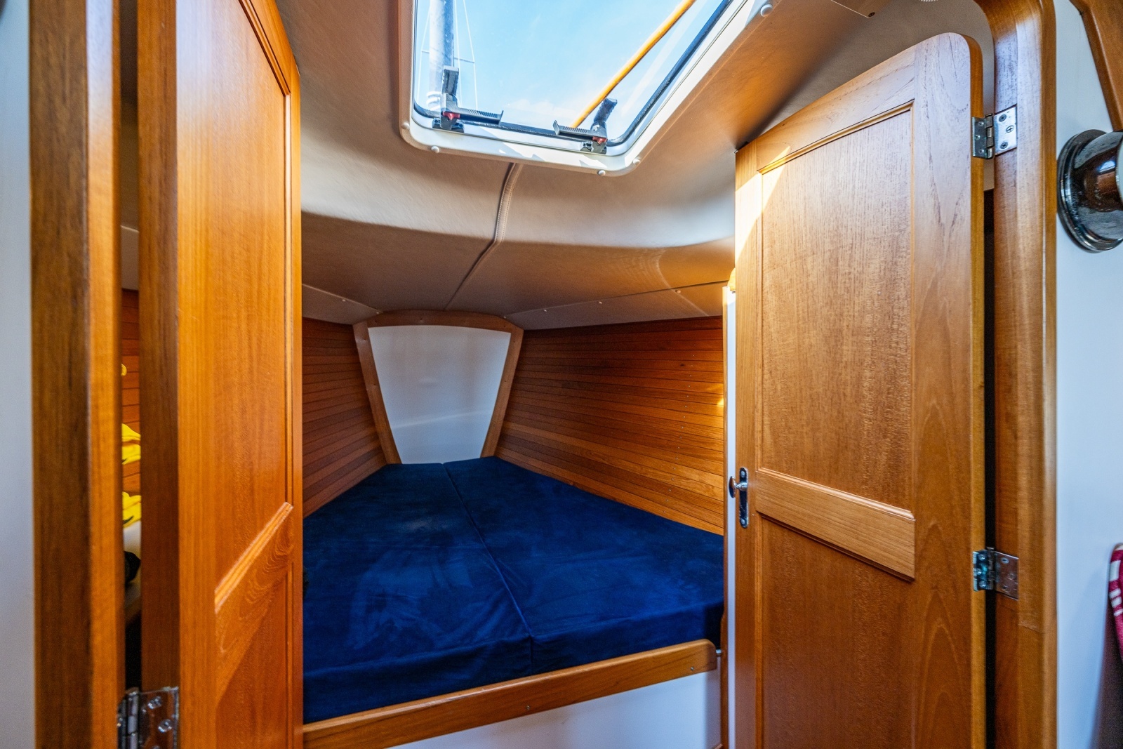 2007 J Boats 124