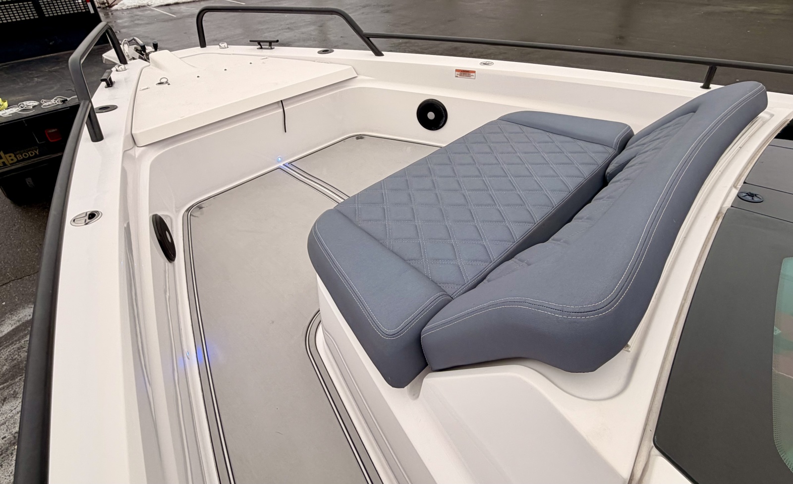 2021 Axopar 37 XC Cross Cabin