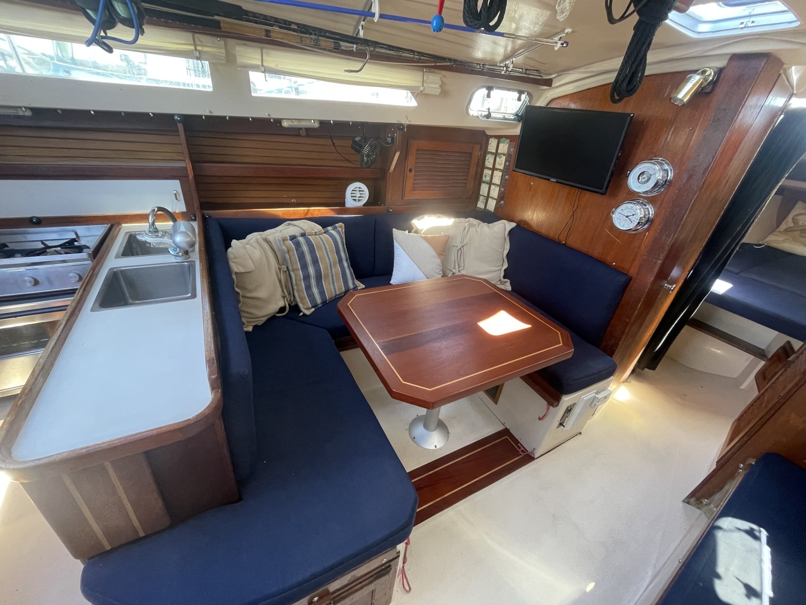 Kona 30ft Catalina Yacht For Sale