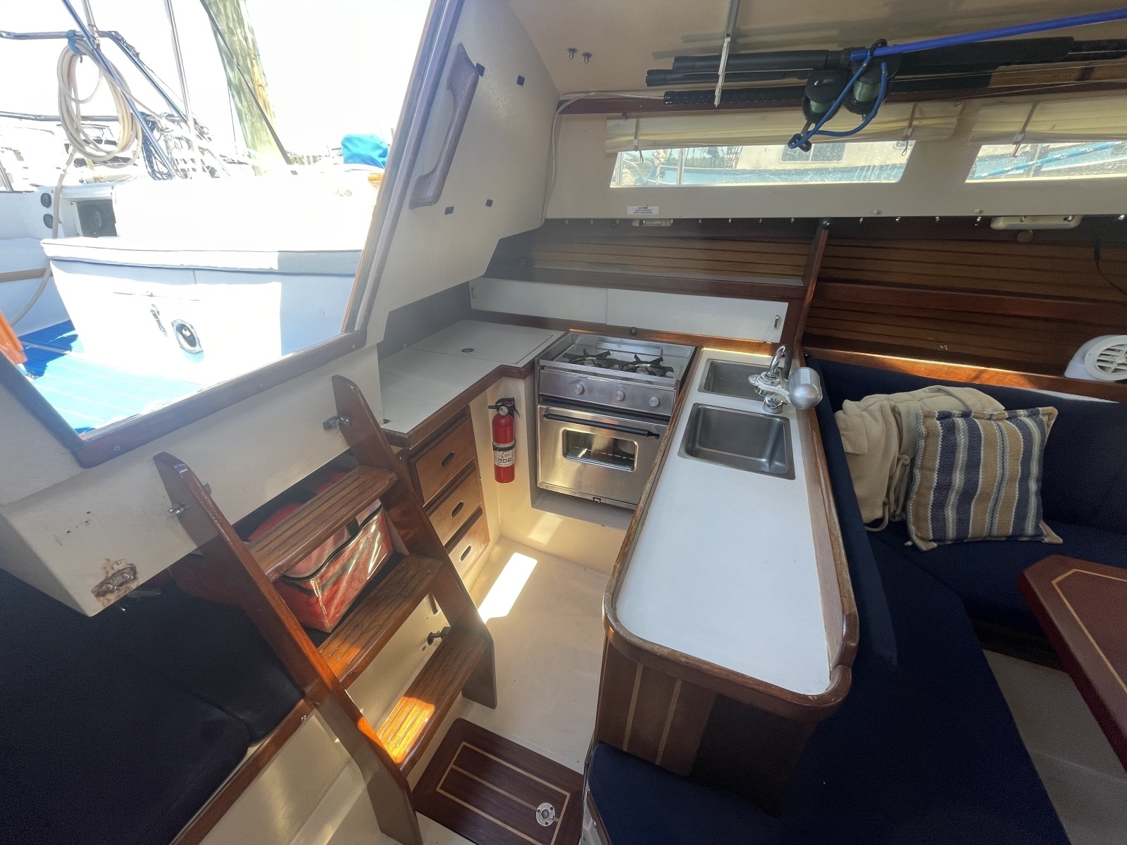 Kona 30ft Catalina Yacht For Sale