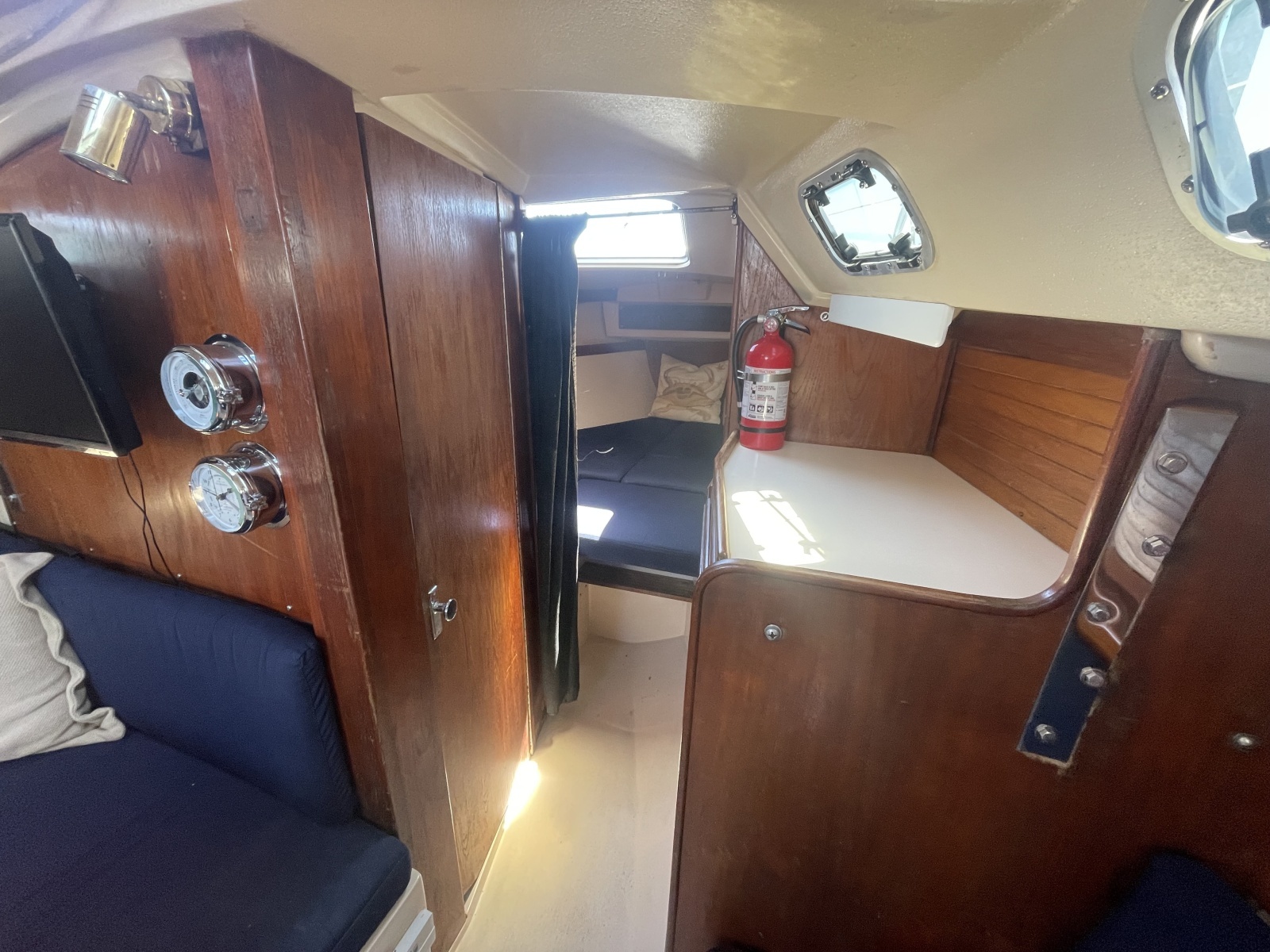 Kona 30ft Catalina Yacht For Sale