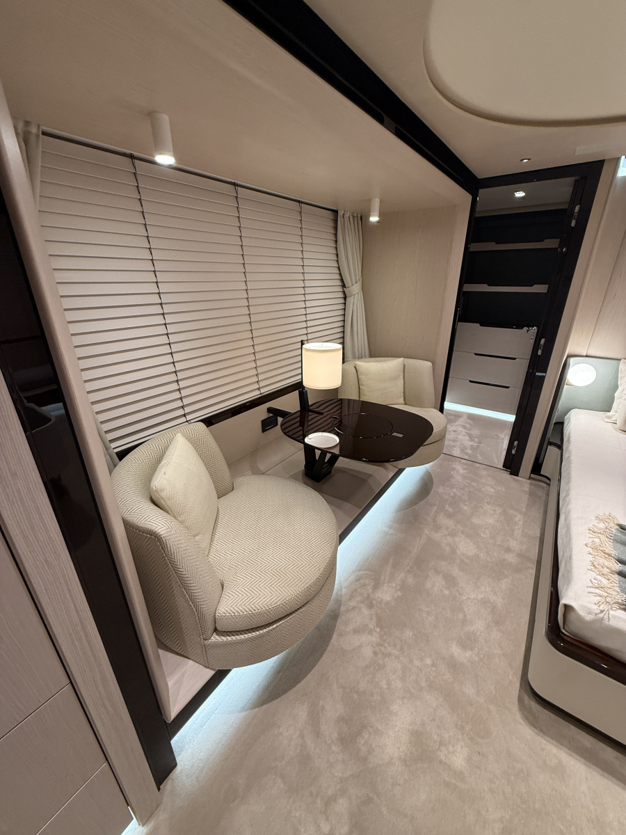87' 2022 Azimut GRANDE 25M