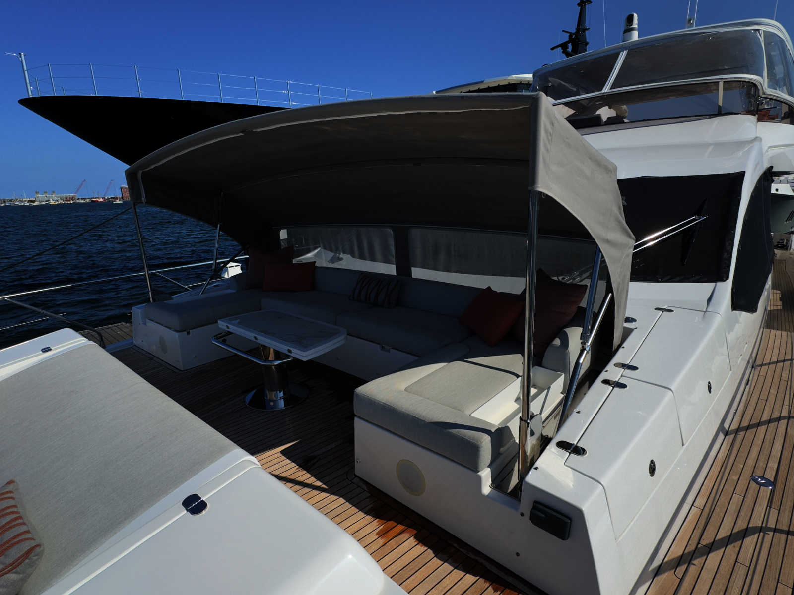 87' 2022 Azimut GRANDE 25M