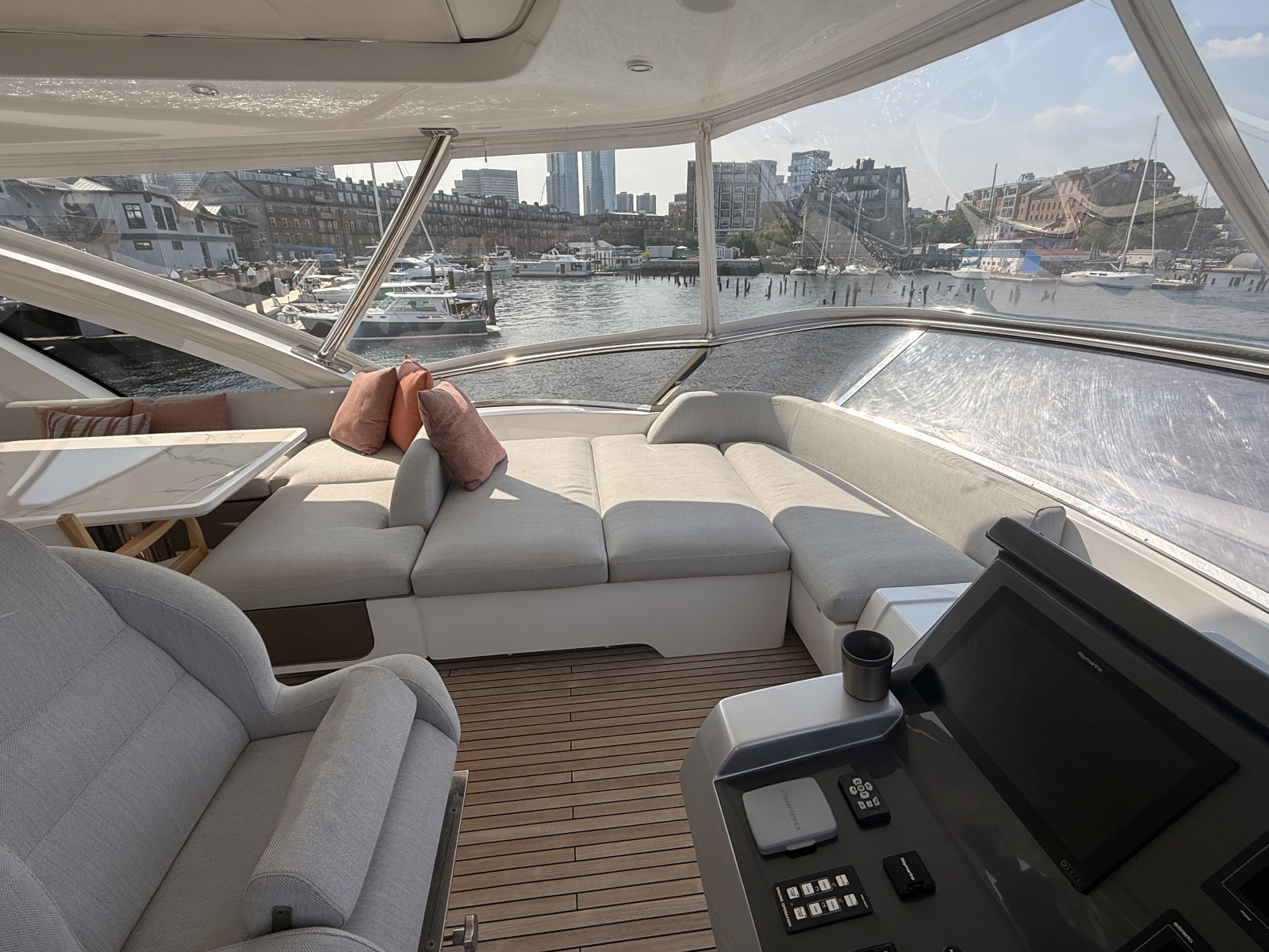 87' 2022 Azimut GRANDE 25M