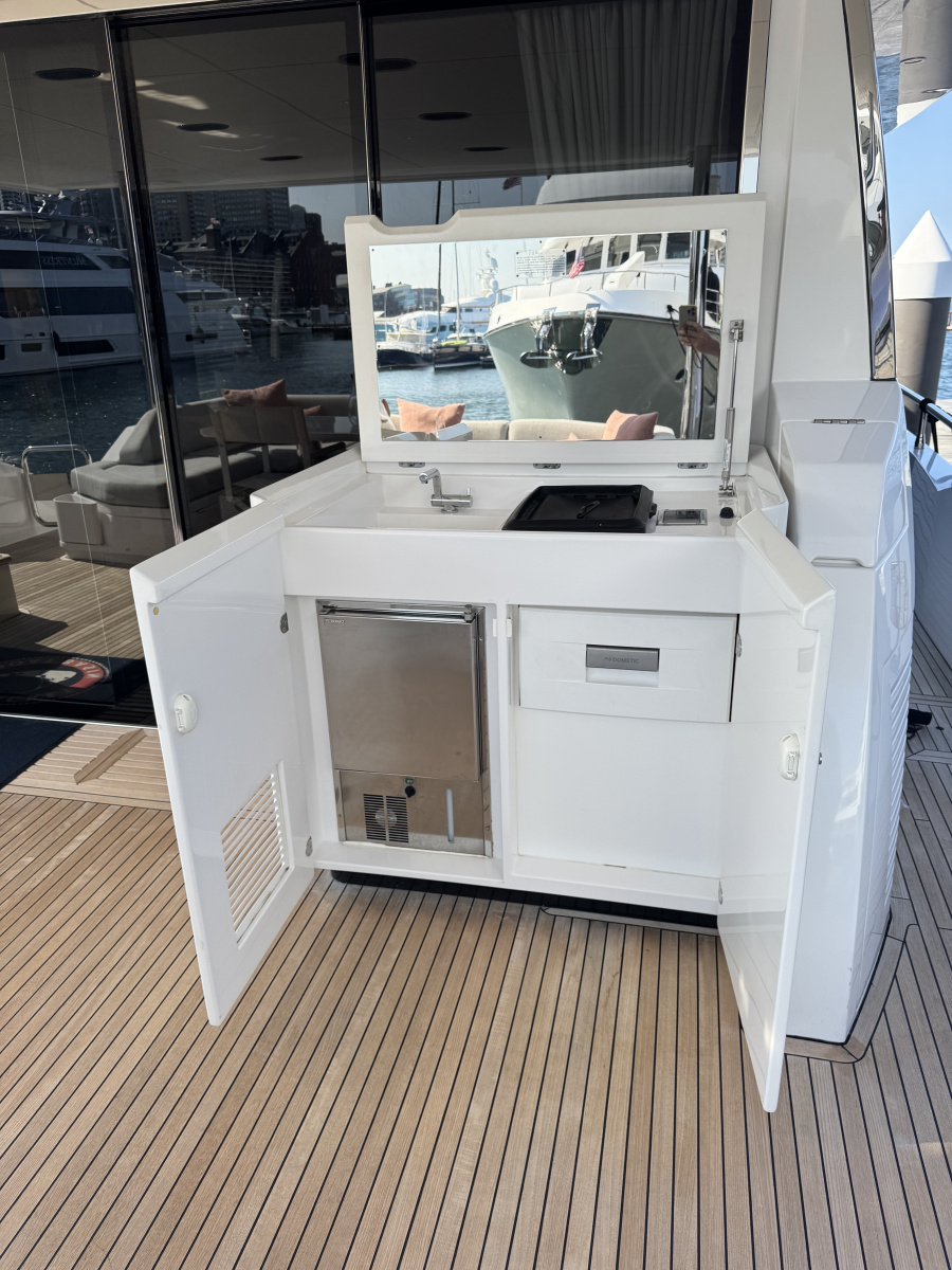 87' 2022 Azimut GRANDE 25M