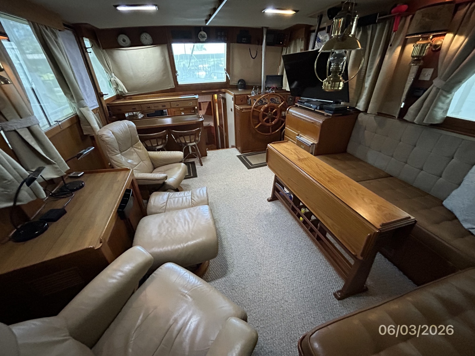 46' Grand Banks salon forward