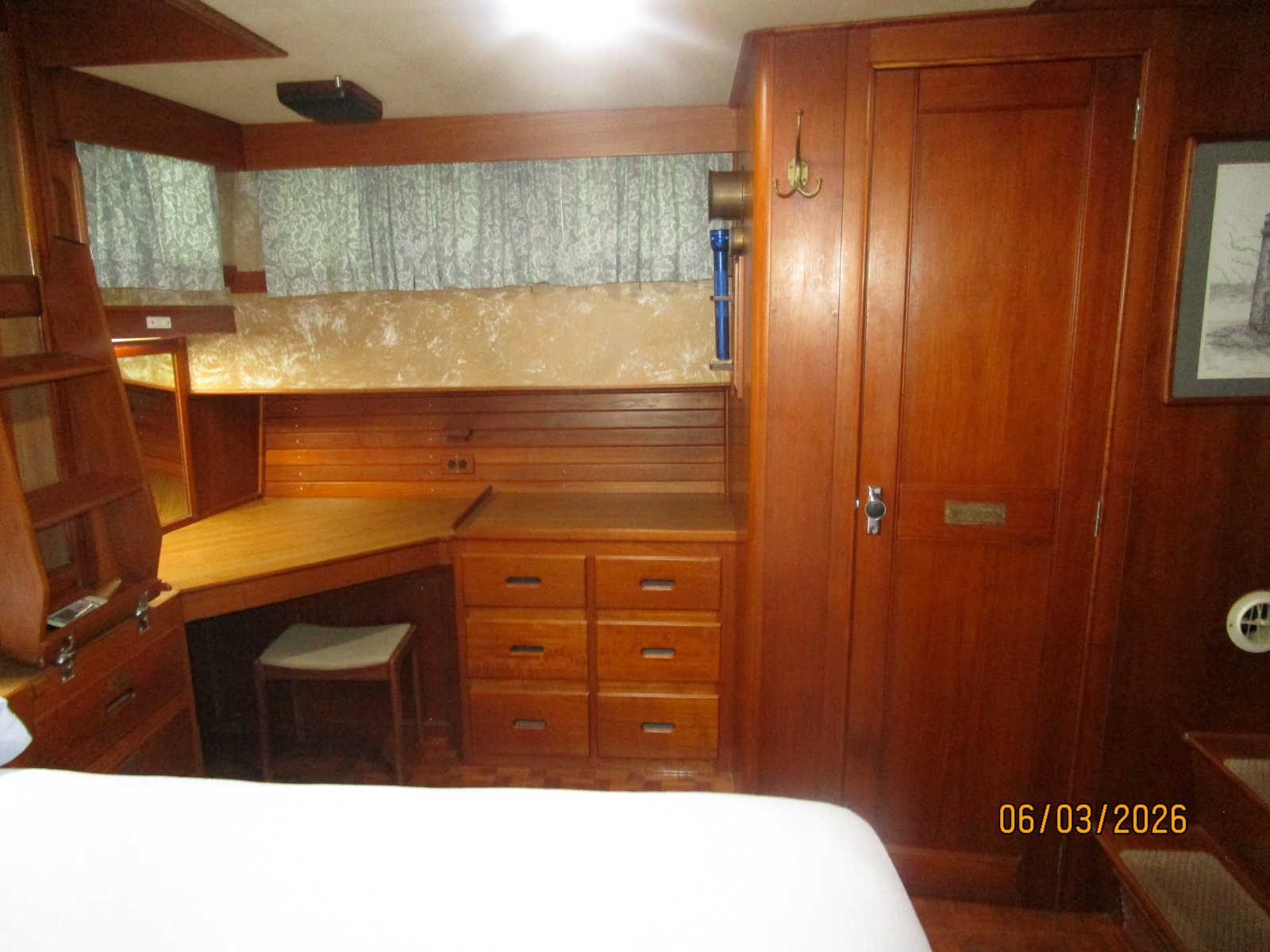 46' Grand Banks master stateroom port
