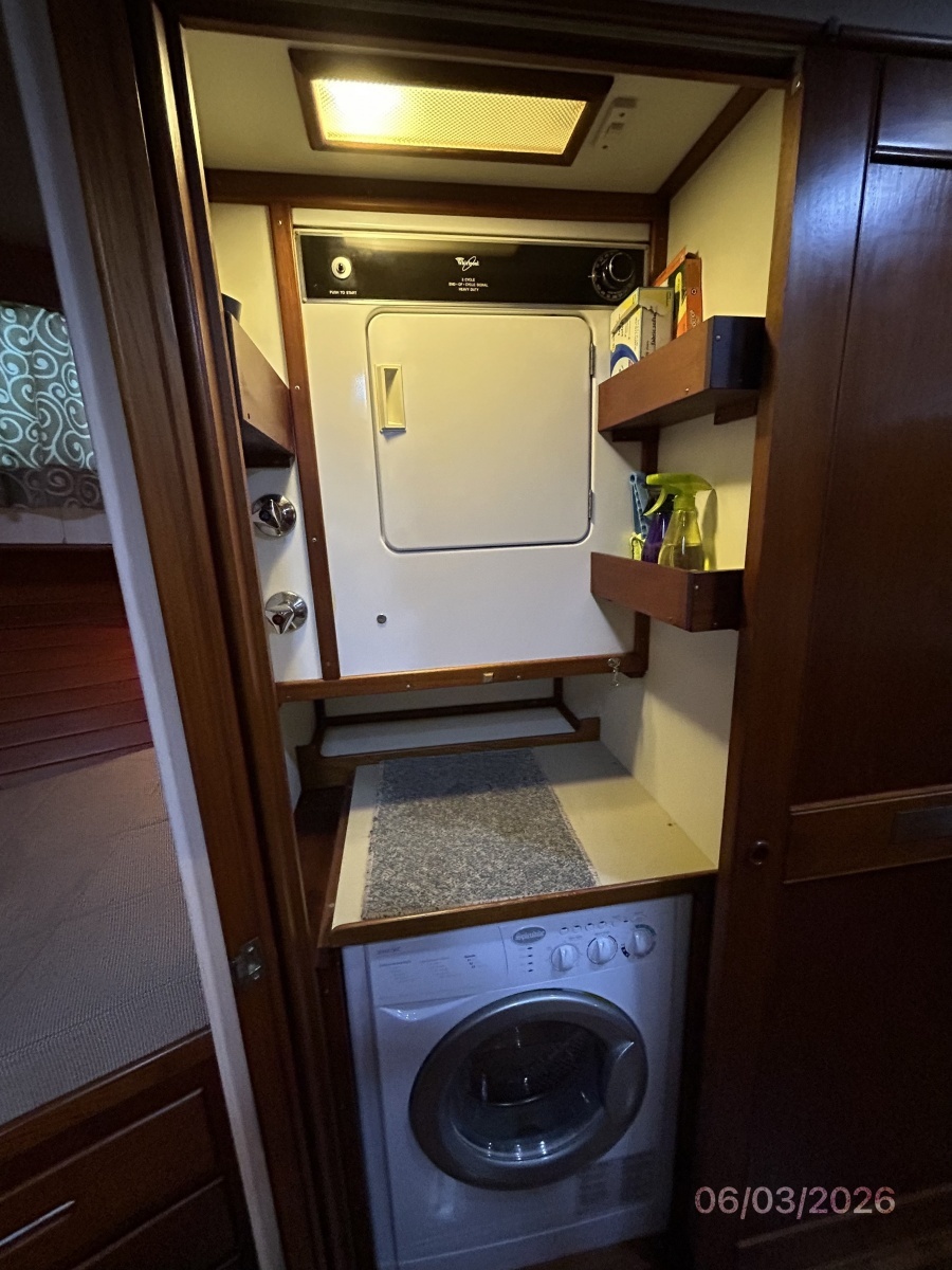 46' Grand Banks washer-dryer