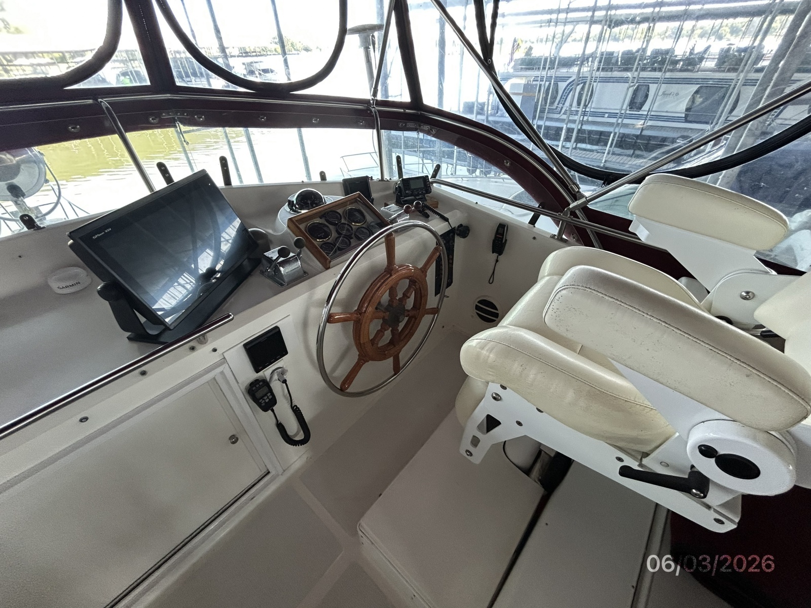 46' Grand Banks flybridge helm1