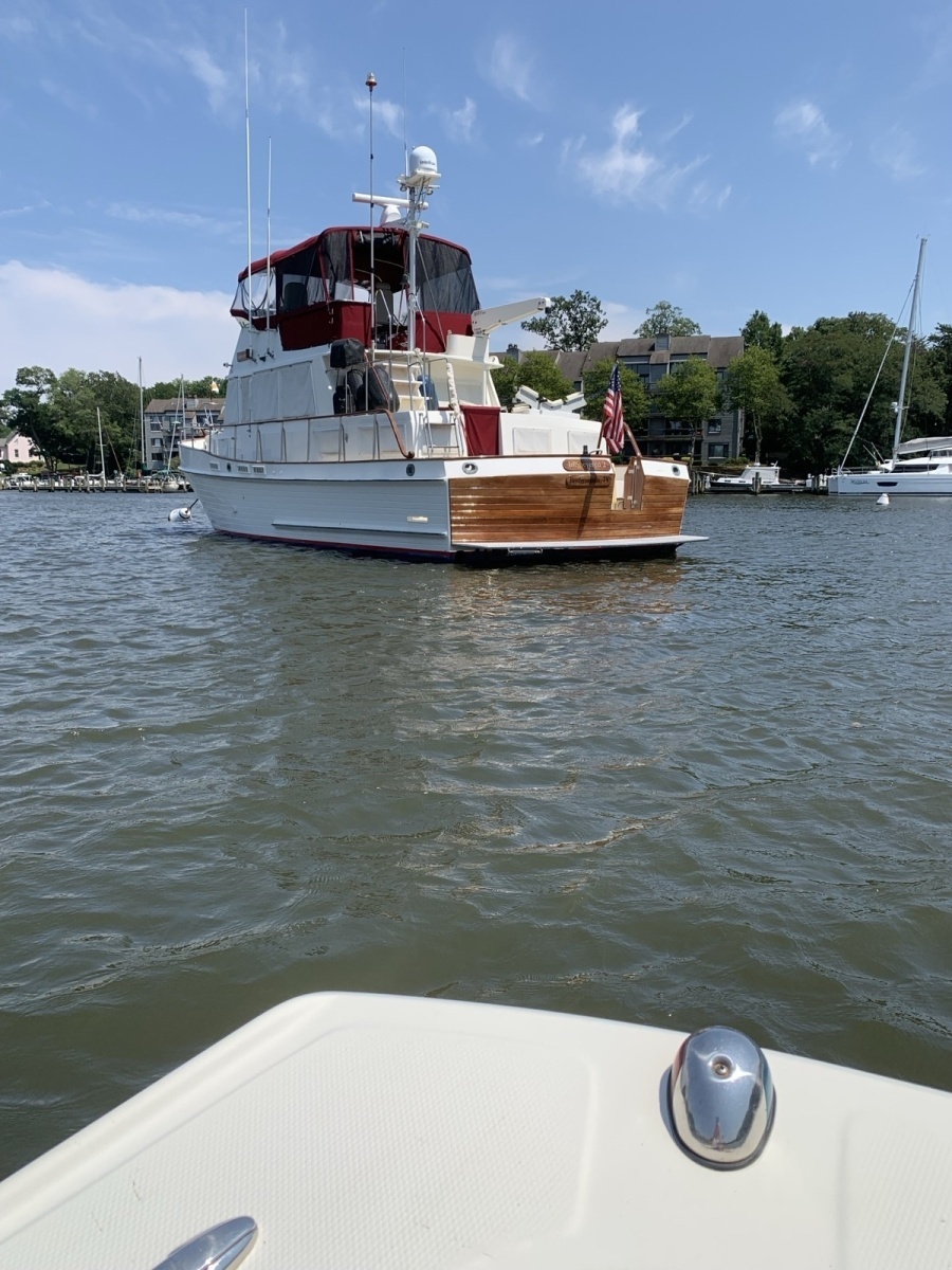 46' Grand Banks port aft profile1