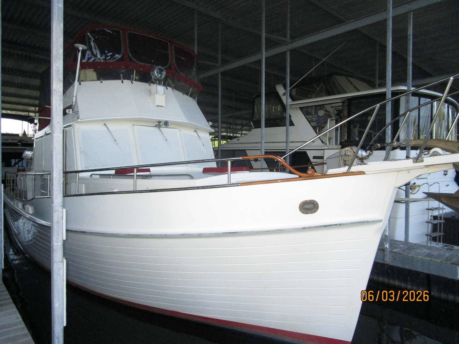 46' Grand Banks starboard forward profile