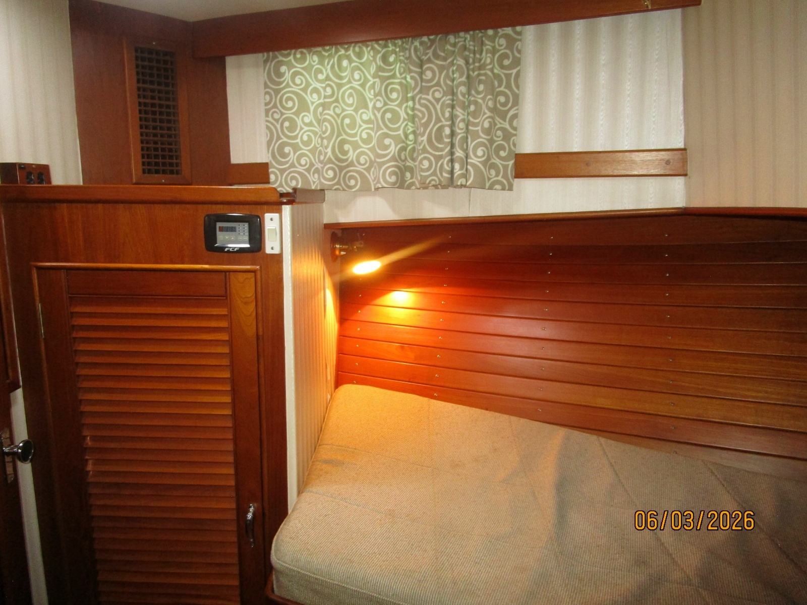46' Grand Banks guest stateroom port