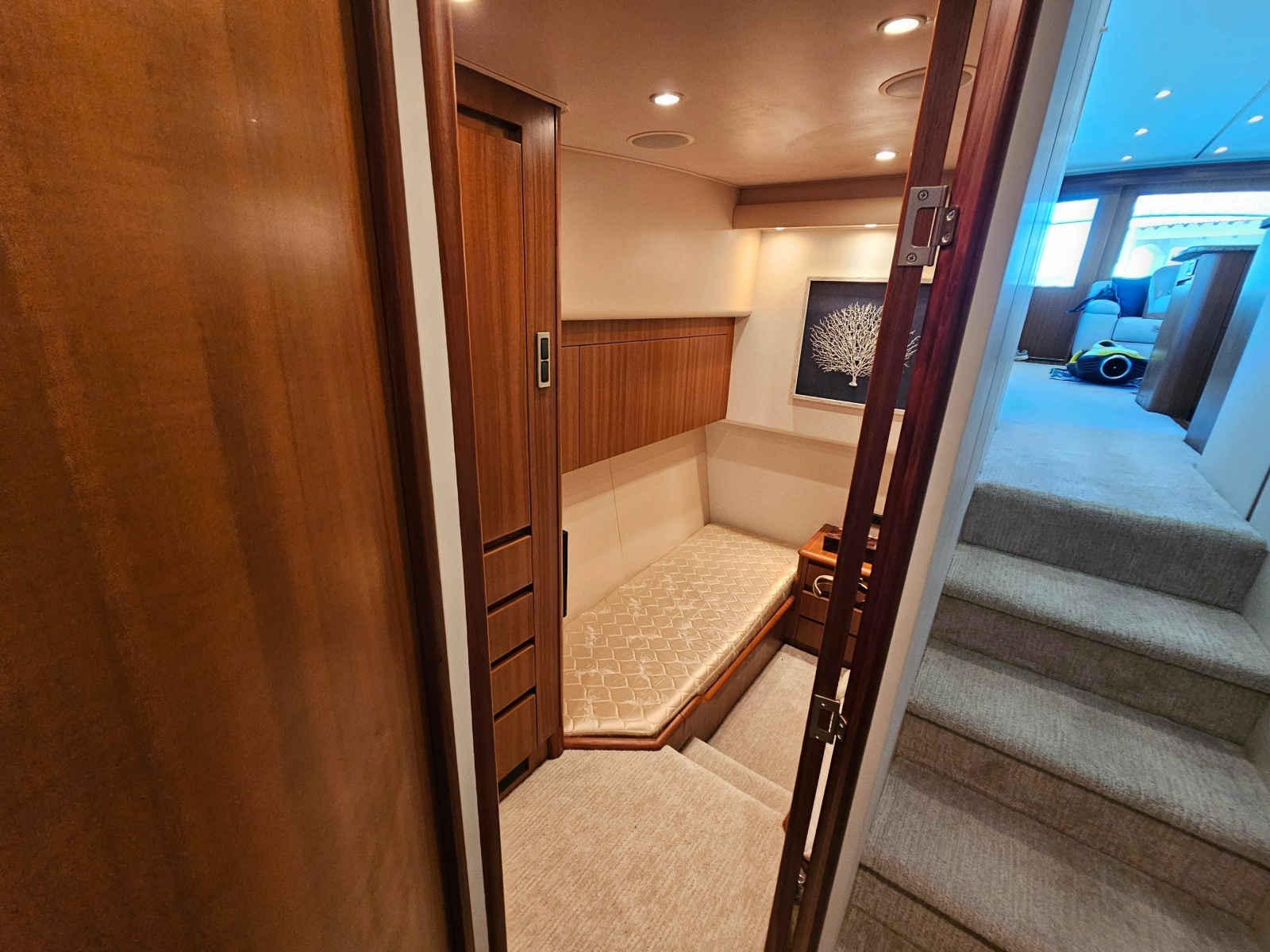 2010 Viking 64' Sportfish Convertible