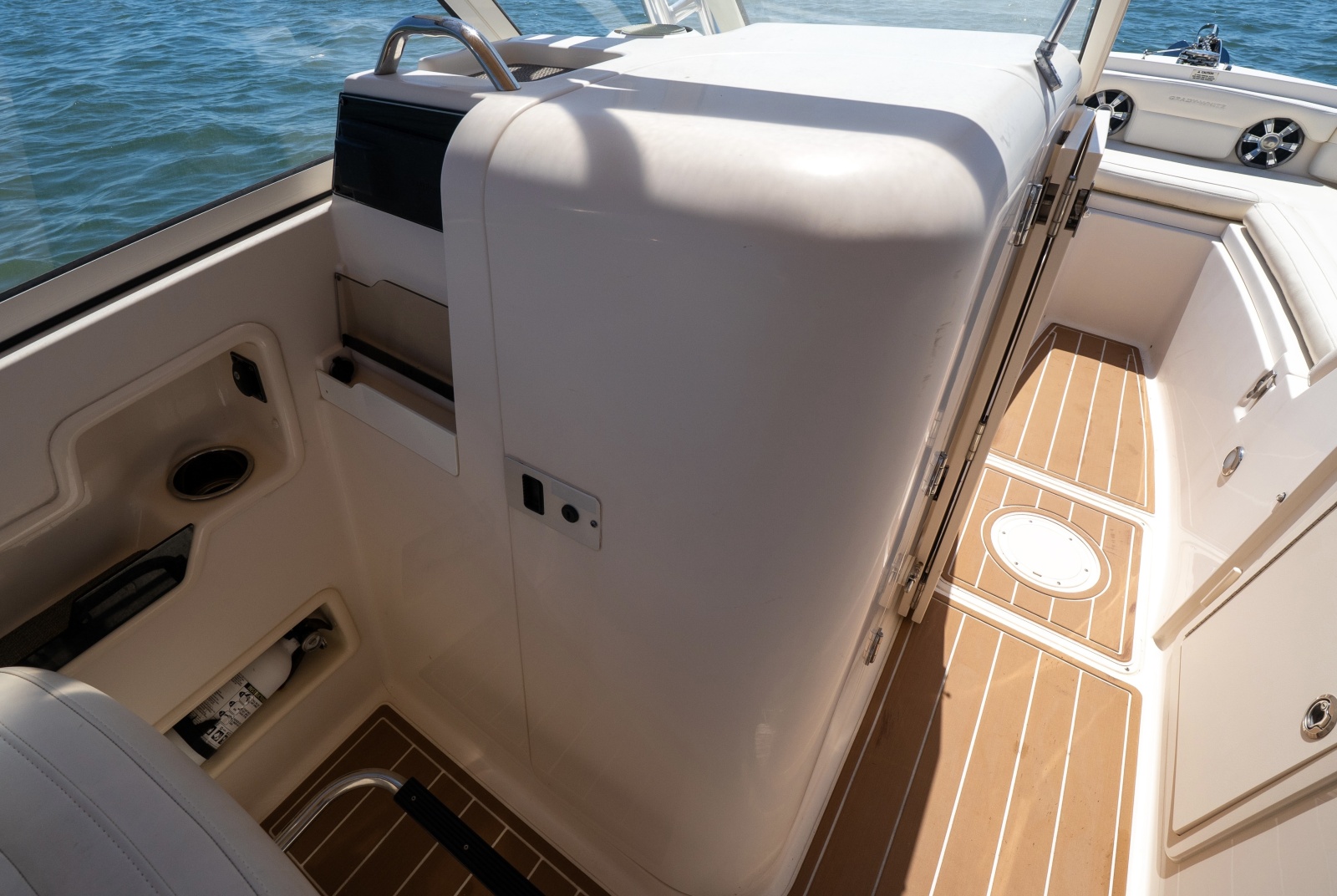 2017 Grady-White 235 Freedom