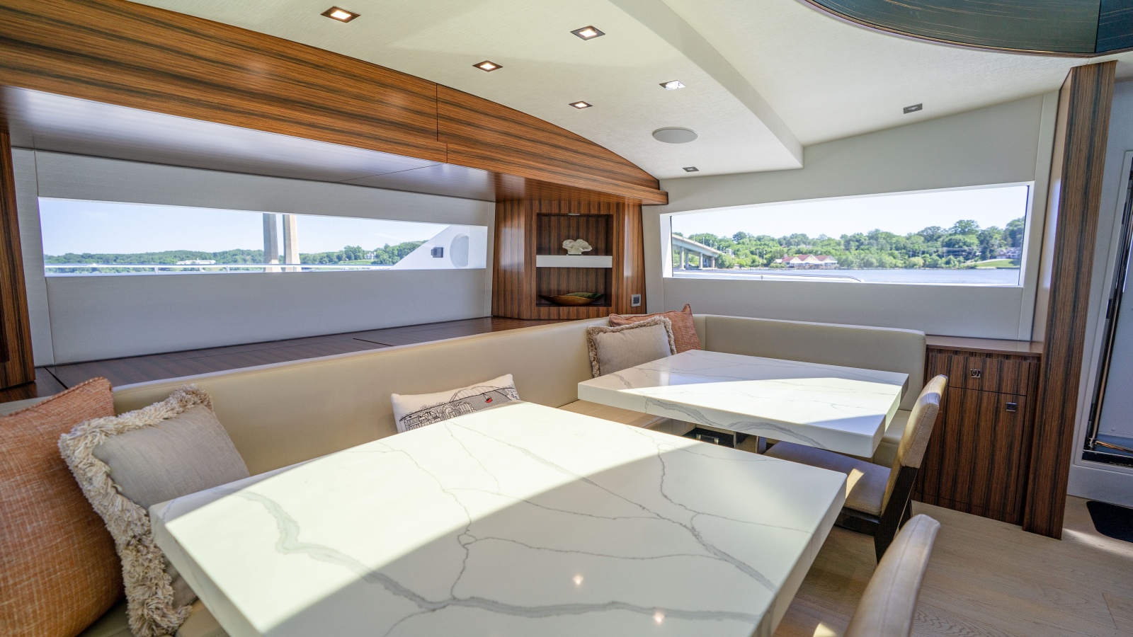 2021 Hatteras M75 Panacera