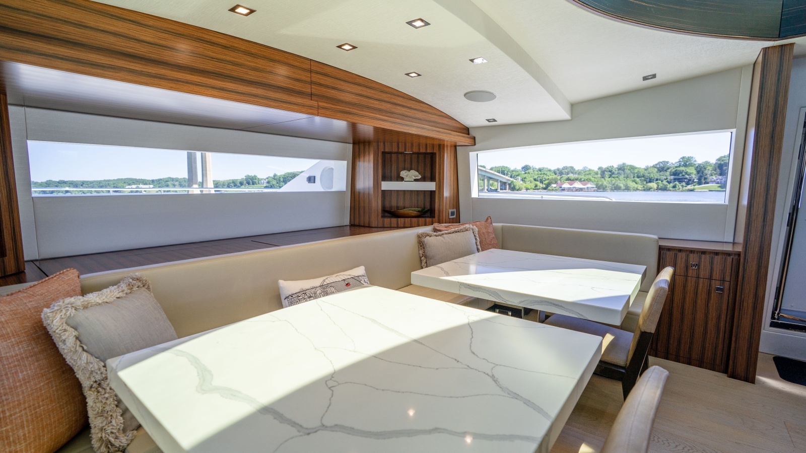 2021 Hatteras M75 Panacera
