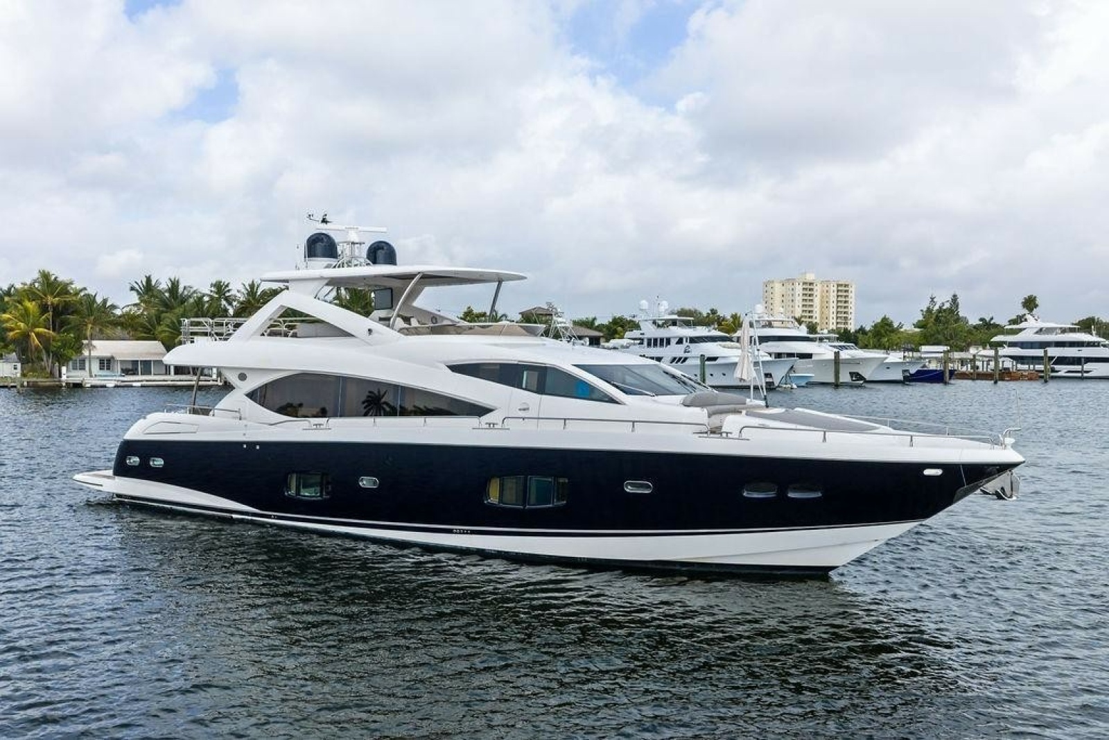 88ft Sunseeker Yacht For Sale
