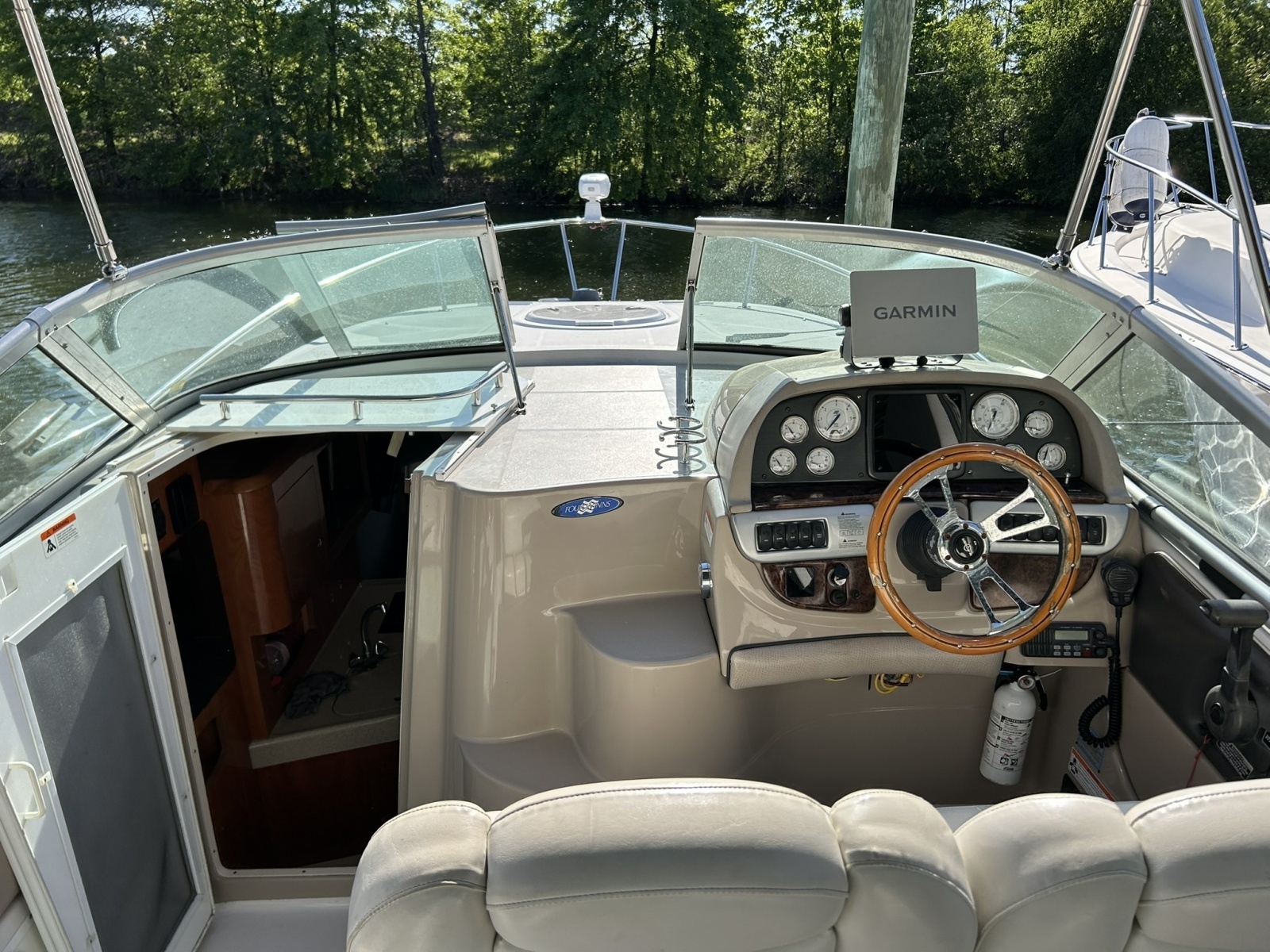 28ft Four Winns Yacht For Sale