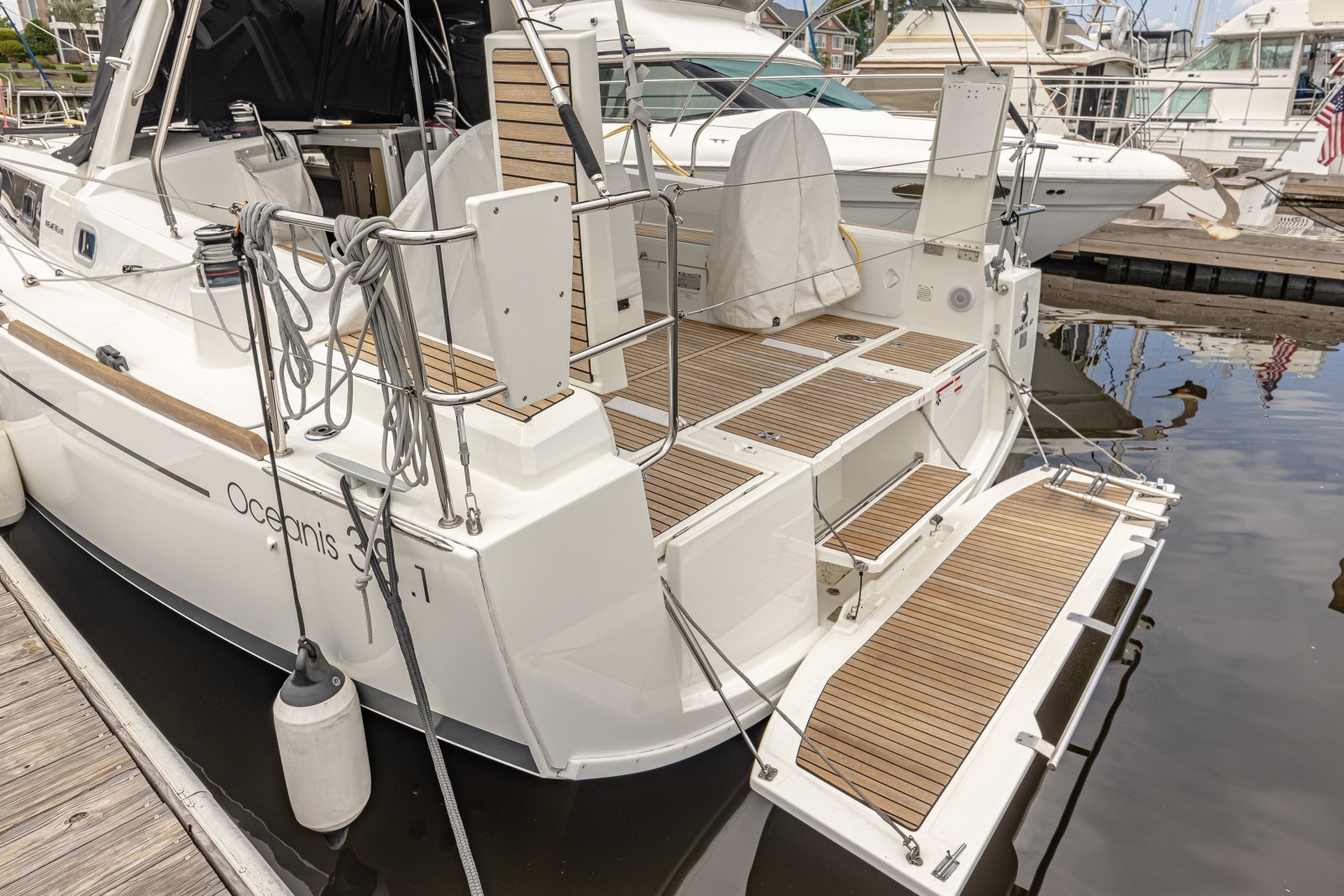 2023 Beneteau 38.1