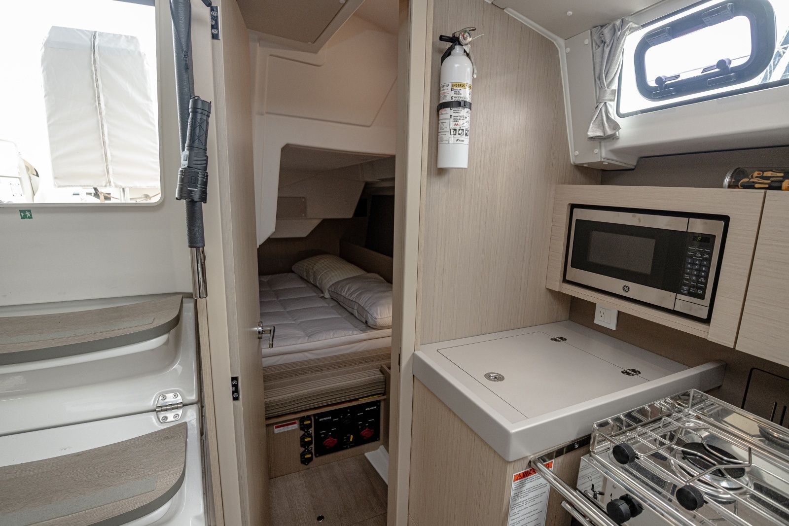 2023 Beneteau 38.1