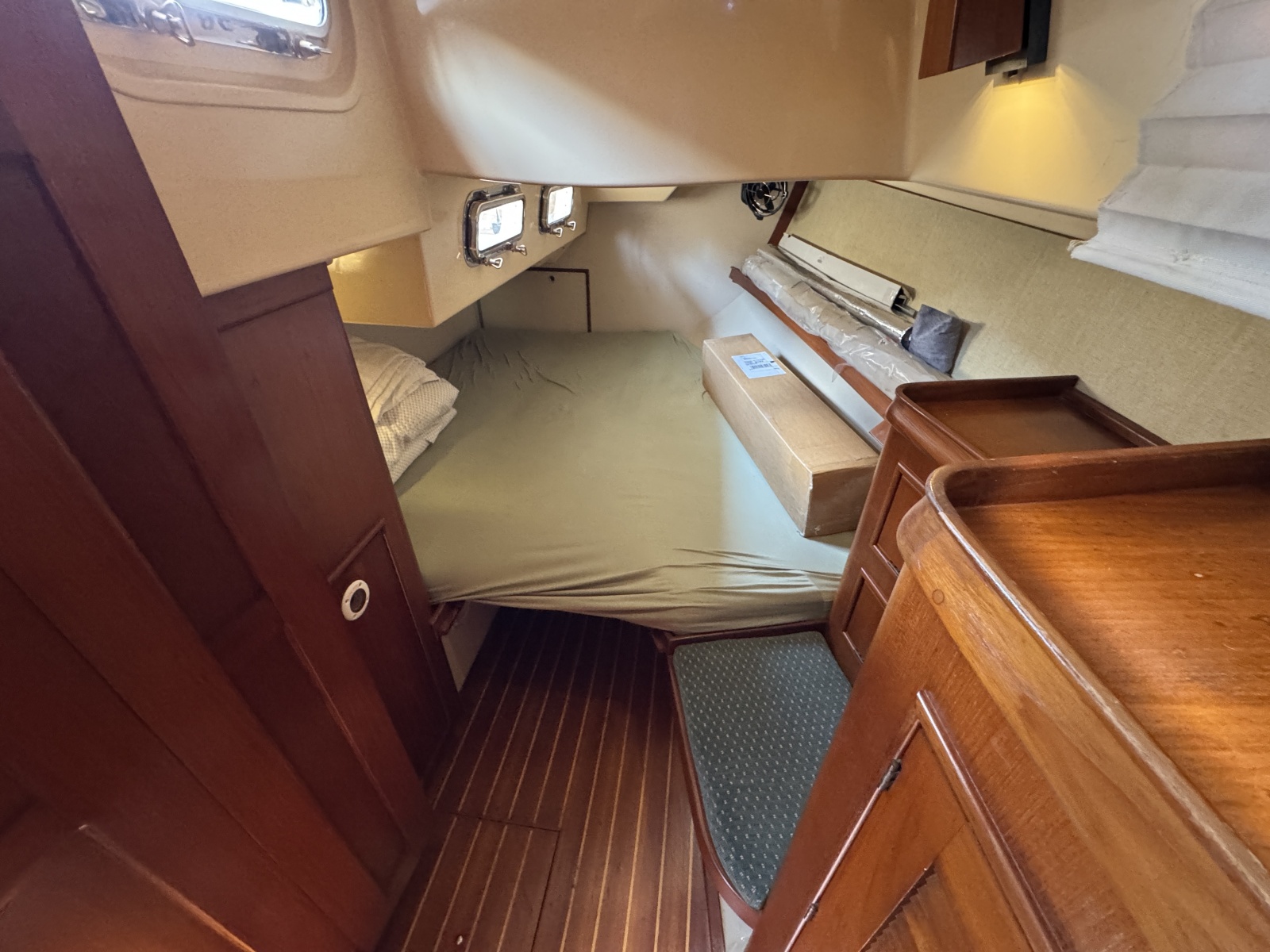 Pelicano Yacht Photos Pics 