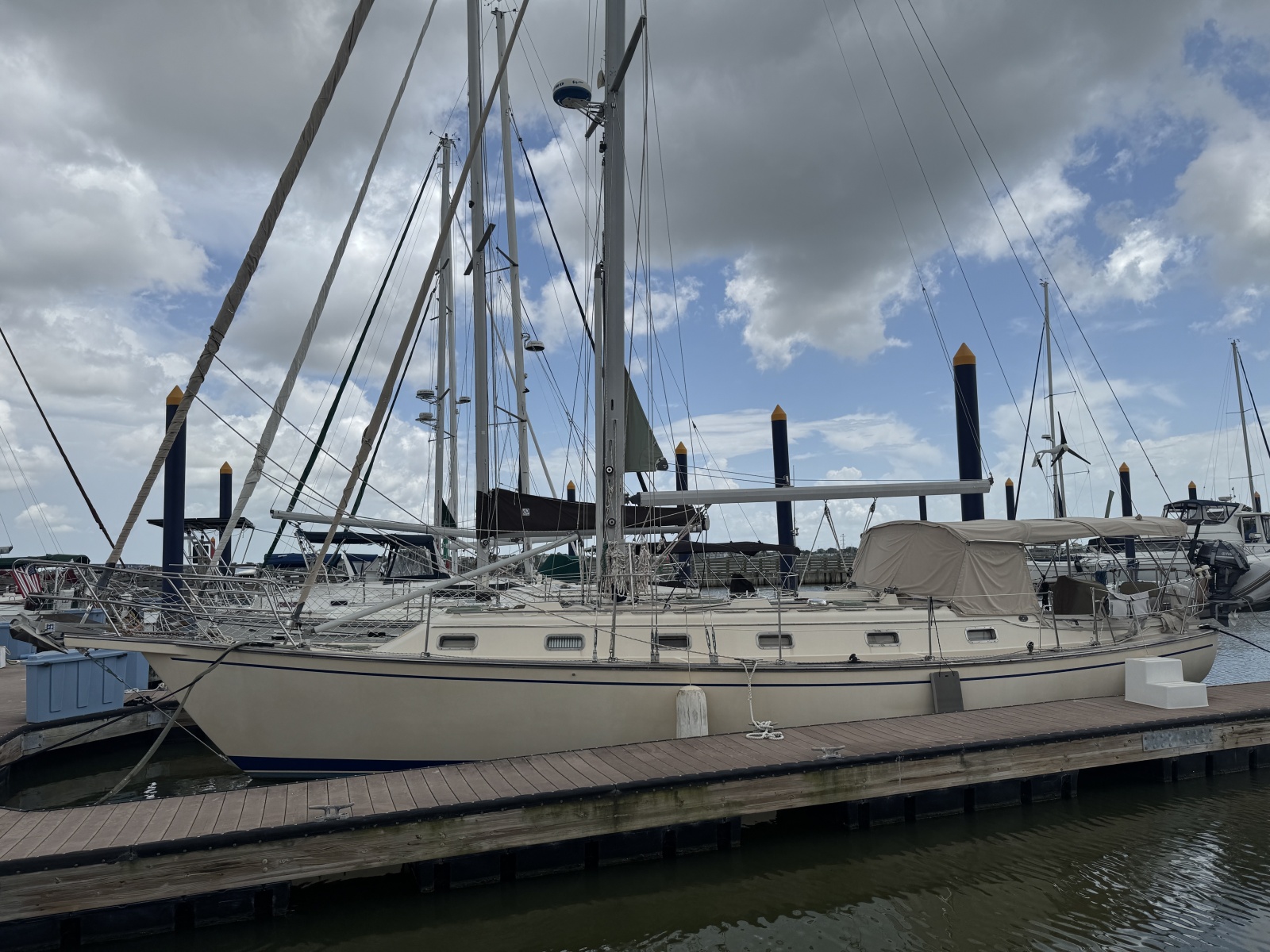 1992 Island Packet 44